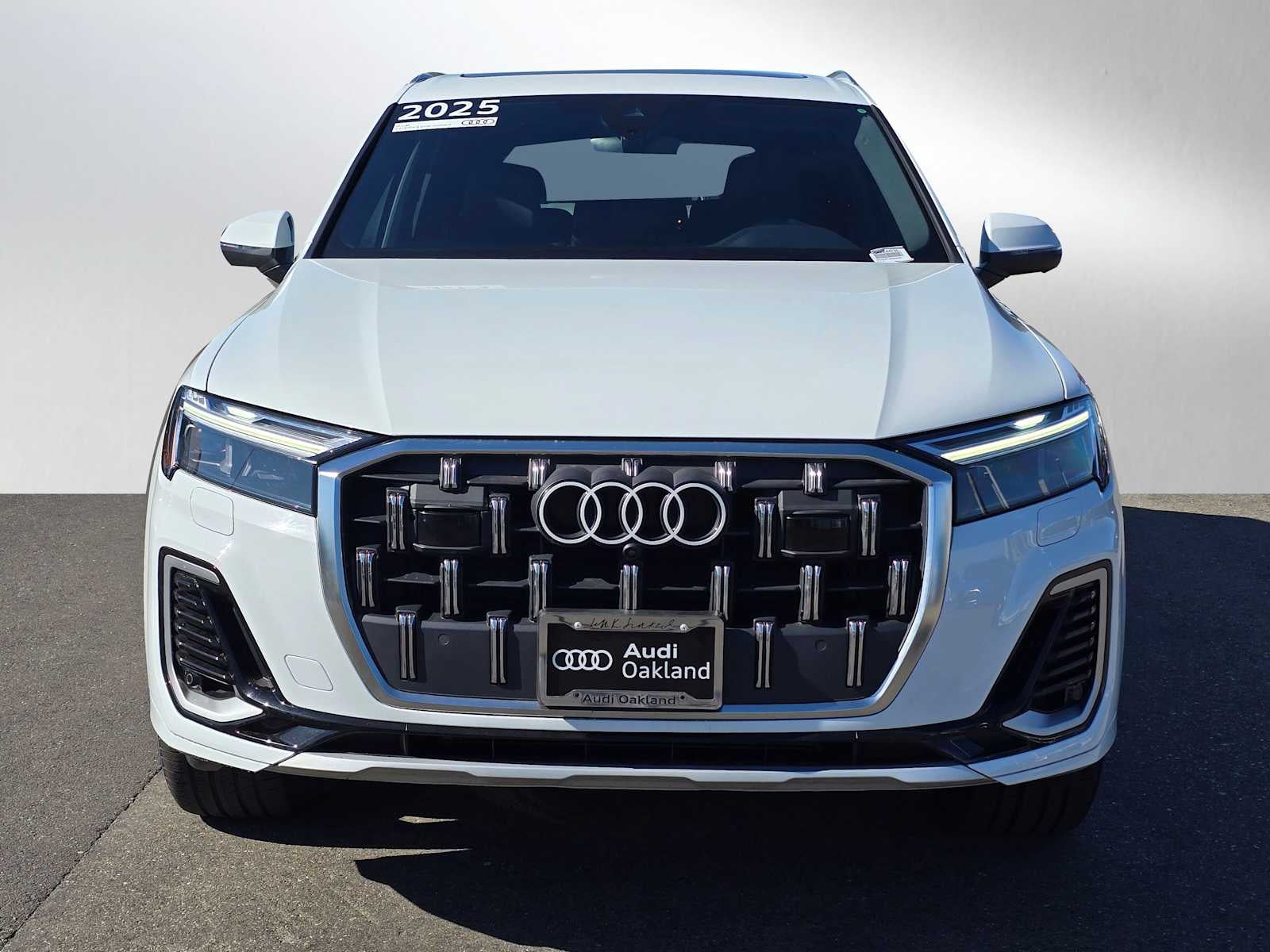 2025 Audi Q7 Premium