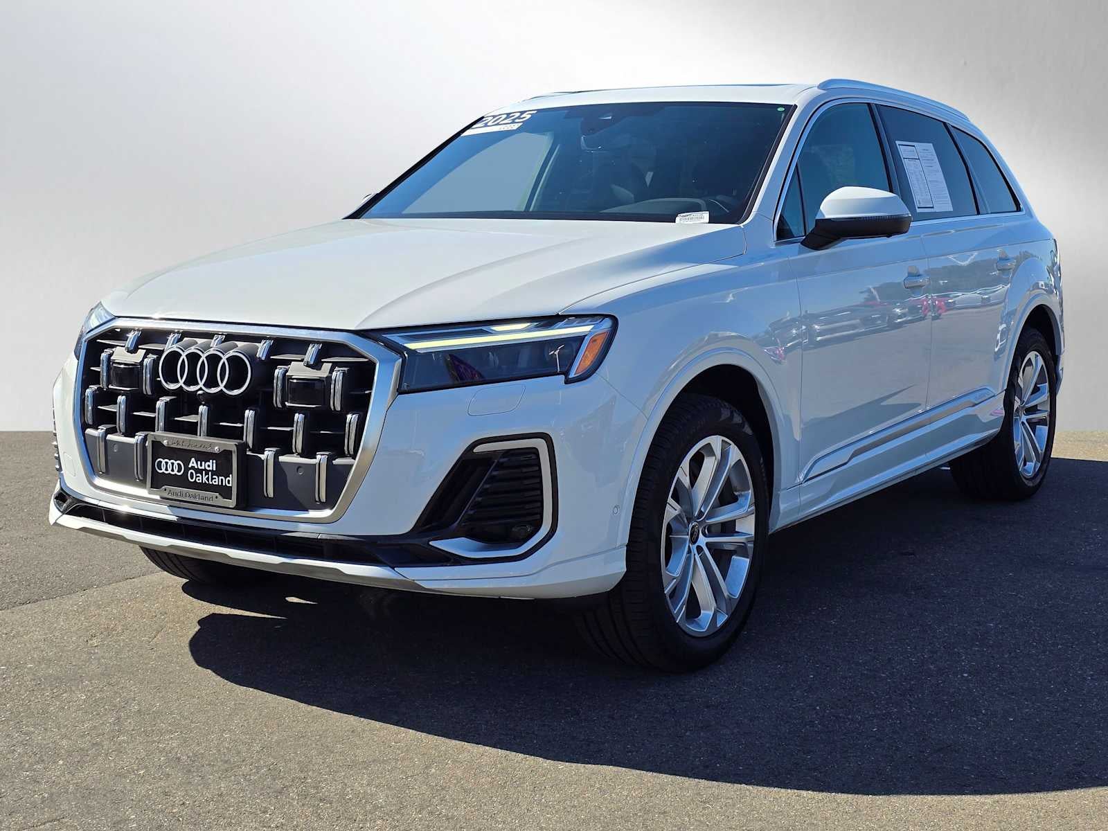 2025 Audi Q7 Premium