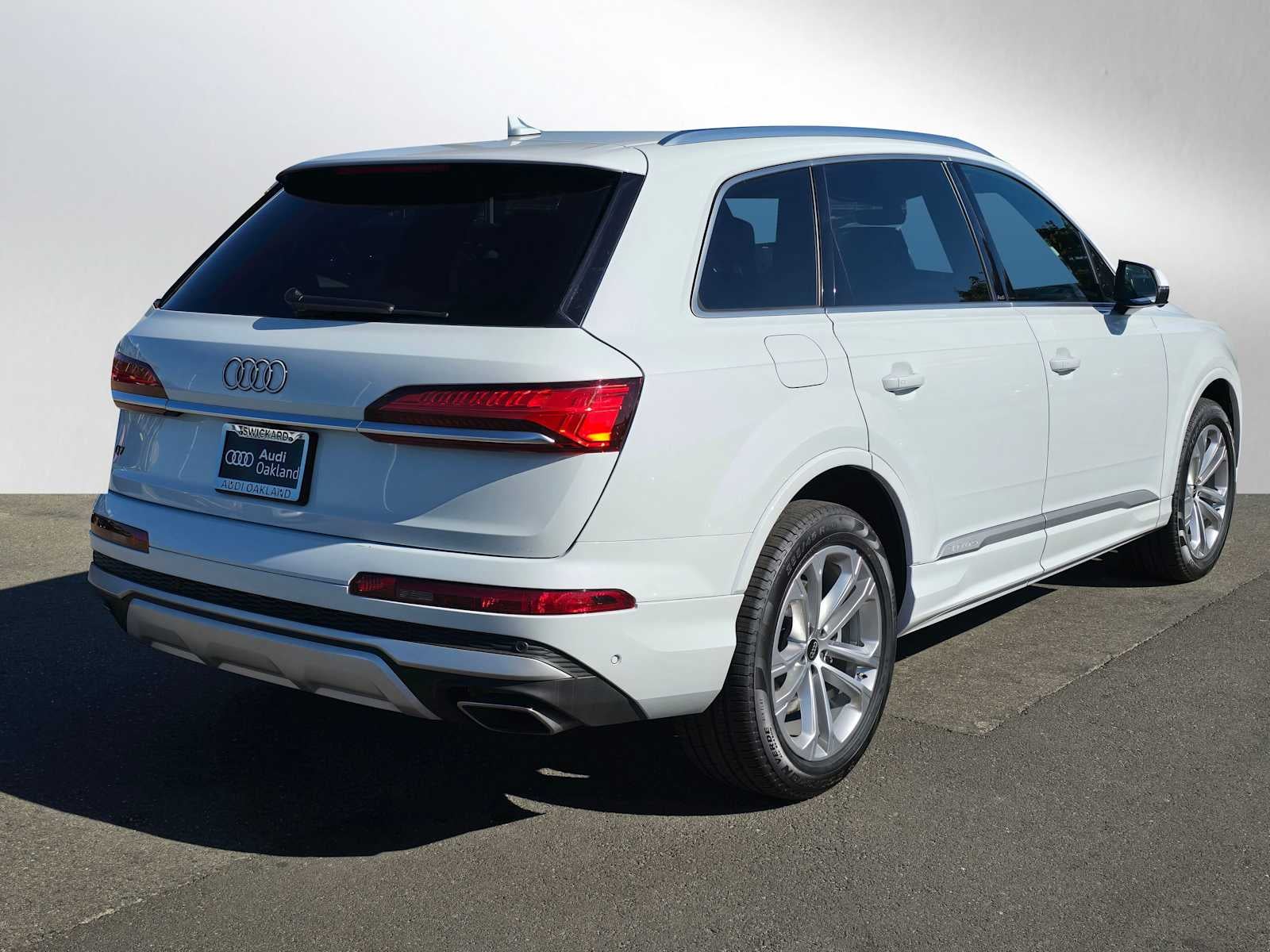 2025 Audi Q7 Premium