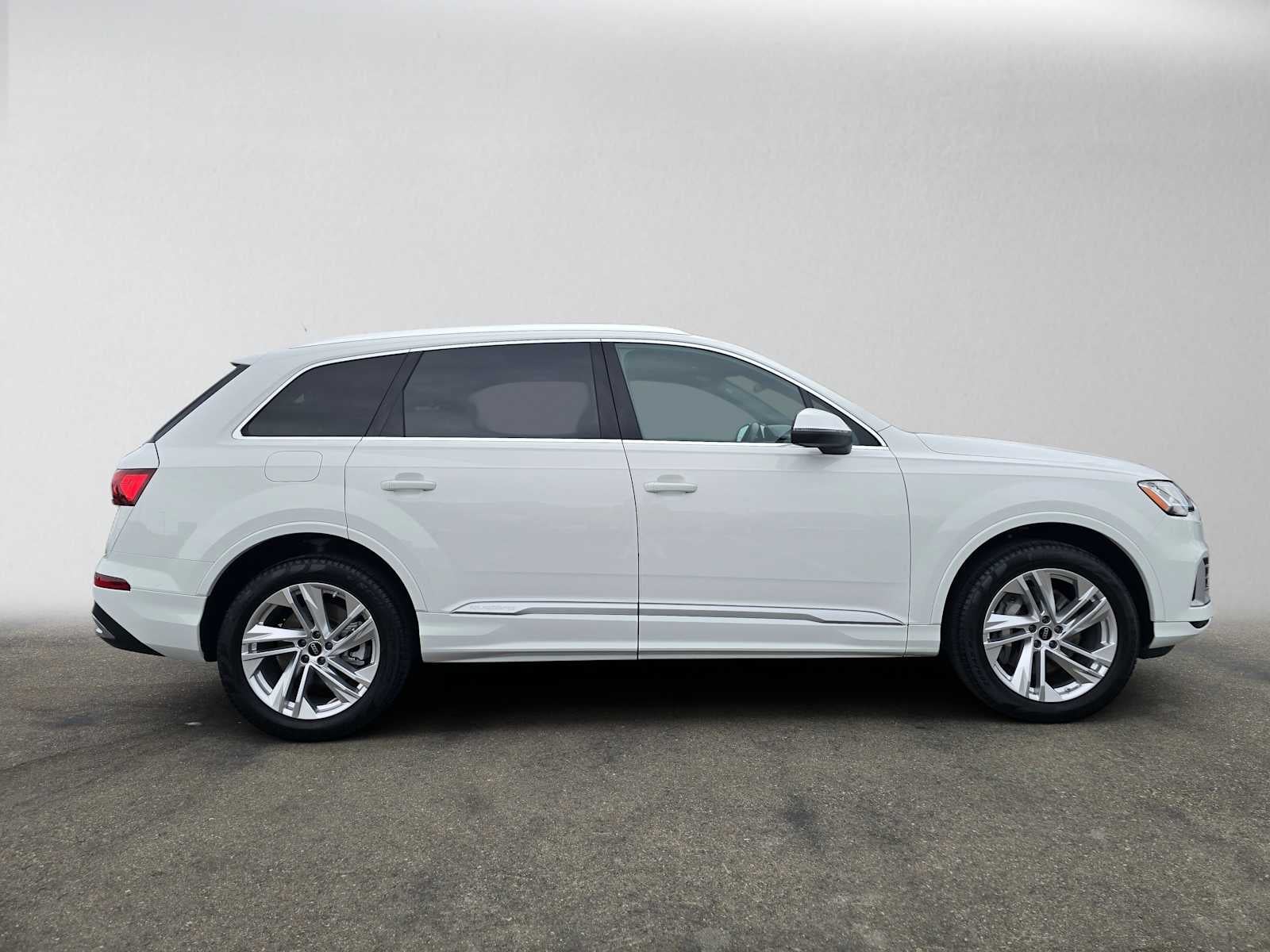 2023 Audi Q7 Premium