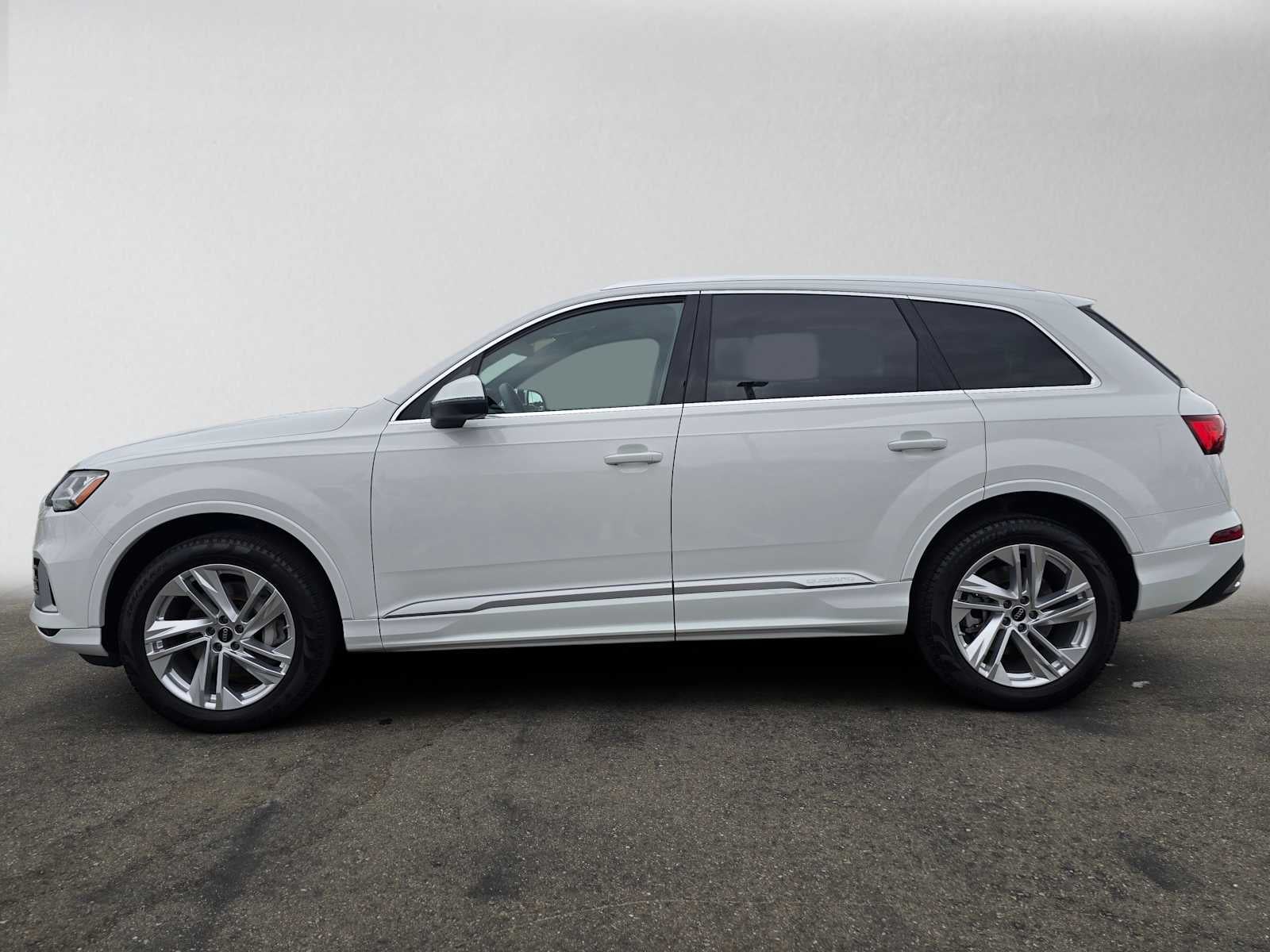 2023 Audi Q7 Premium