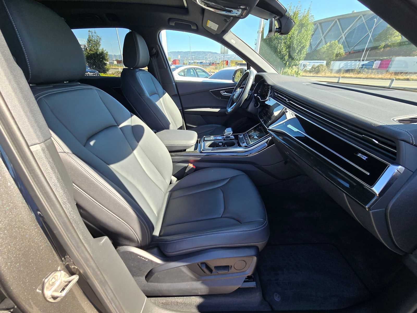 2025 Audi Q7 Premium