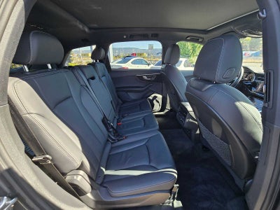 2025 Audi Q7 Premium