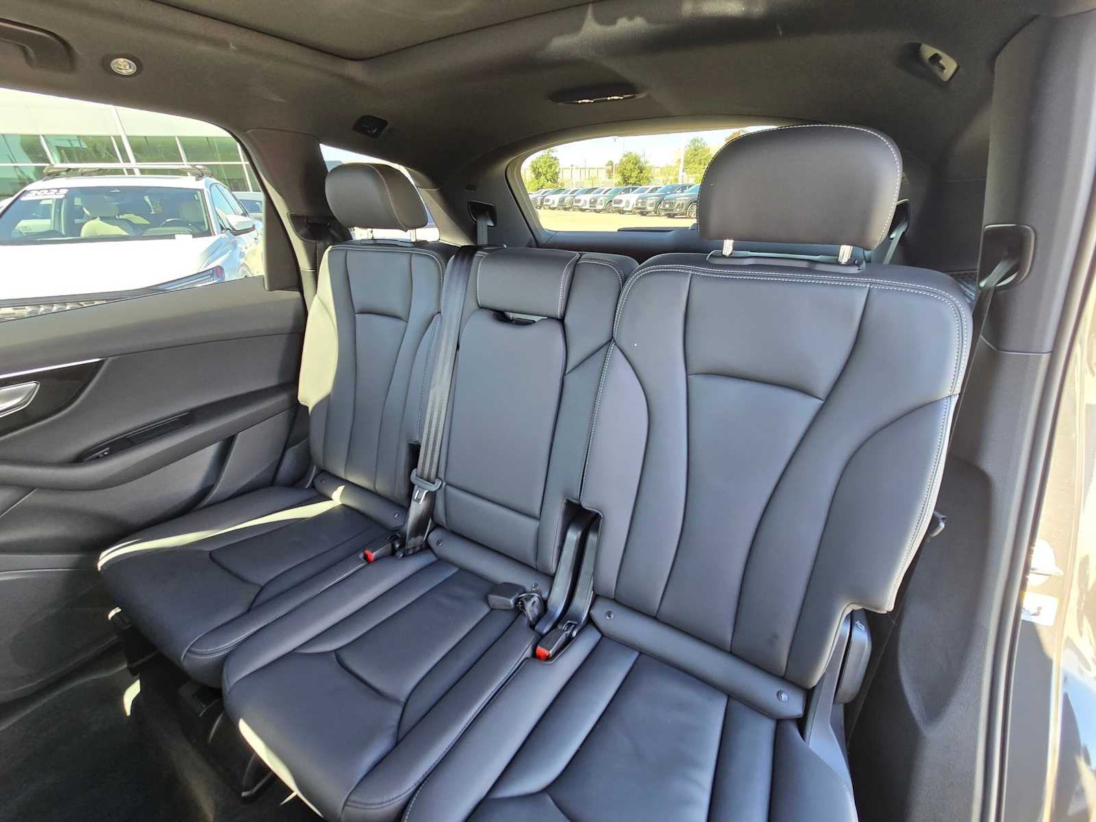 2025 Audi Q7 Premium