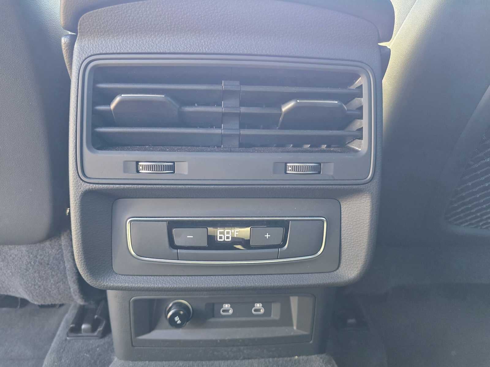 2025 Audi Q7 Premium