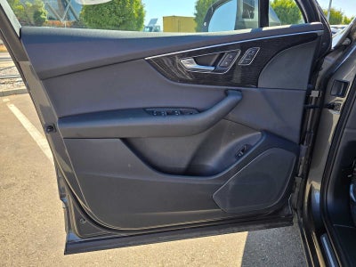 2025 Audi Q7 Premium