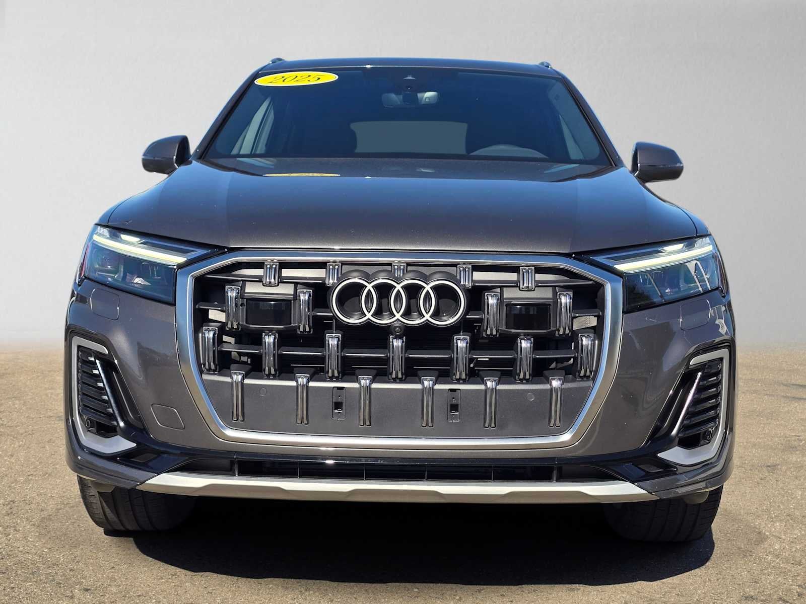 2025 Audi Q7 Premium