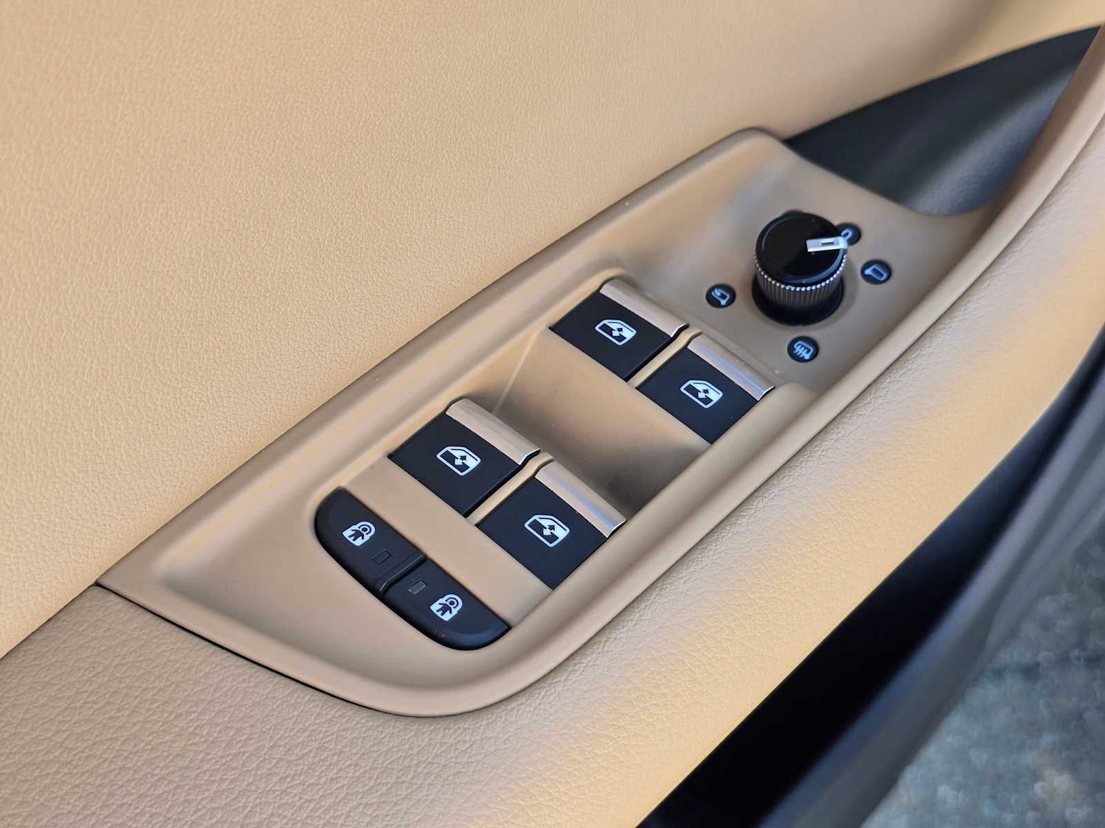 2023 Audi Q8 Premium
