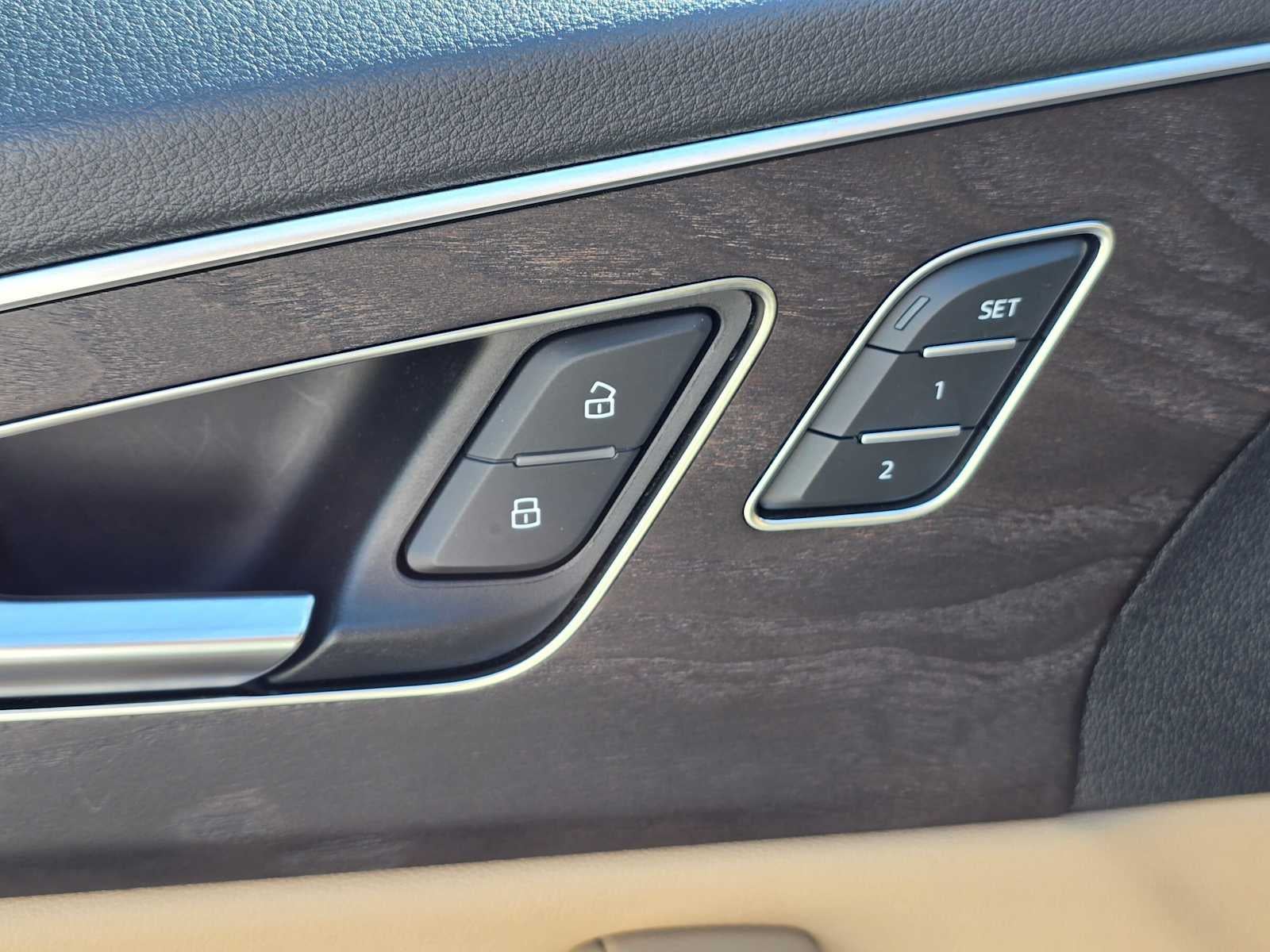 2023 Audi Q8 Premium