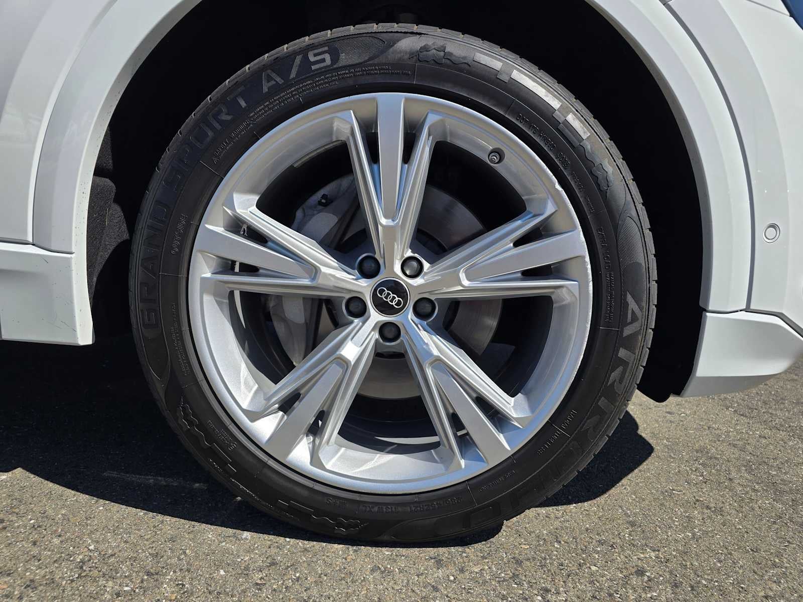 2023 Audi Q8 Premium