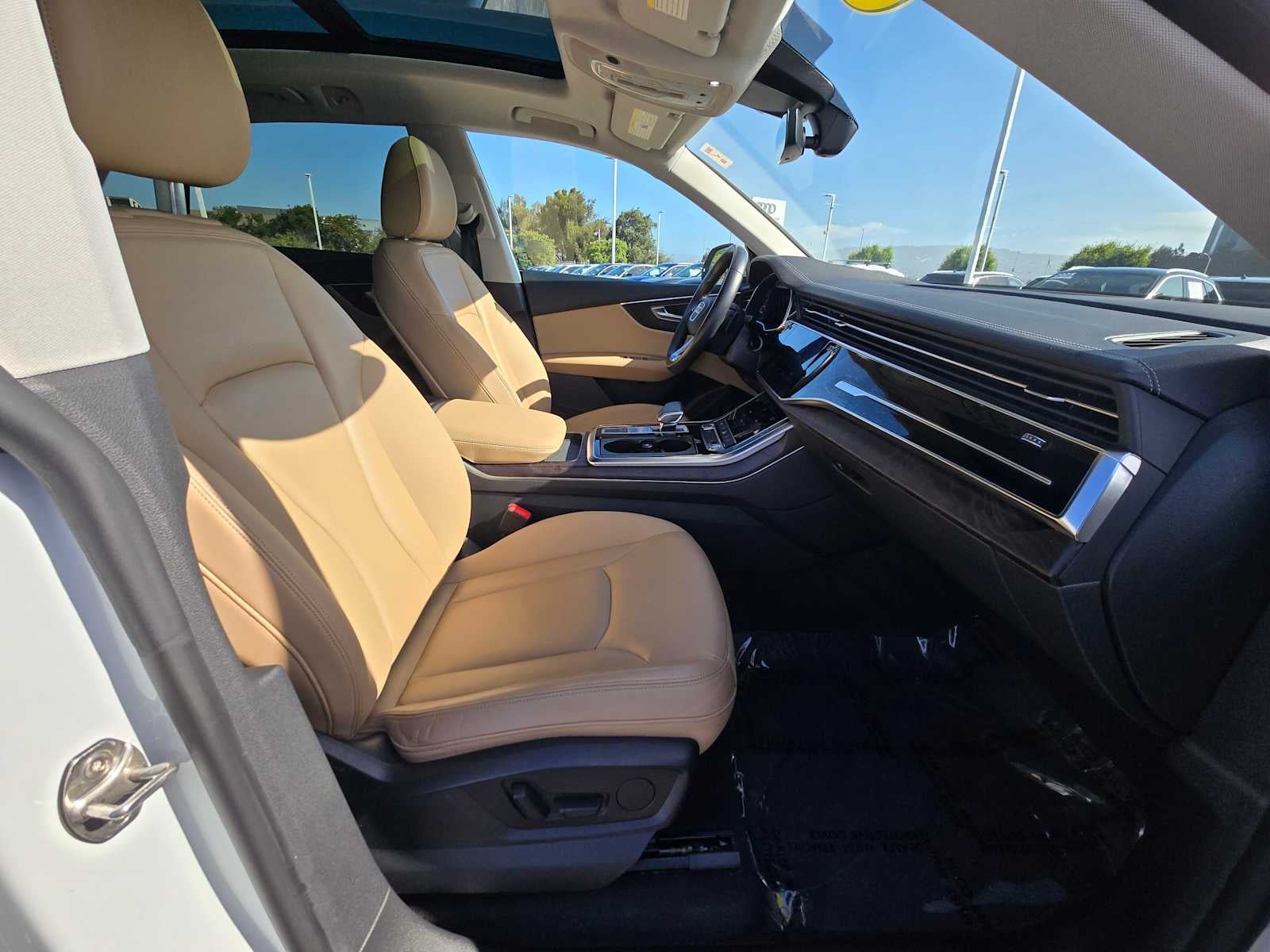 2023 Audi Q8 Premium