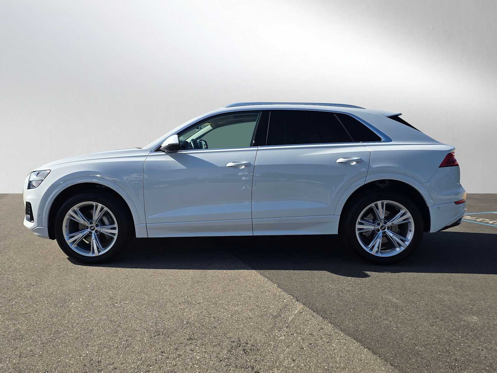 2023 Audi Q8 Premium