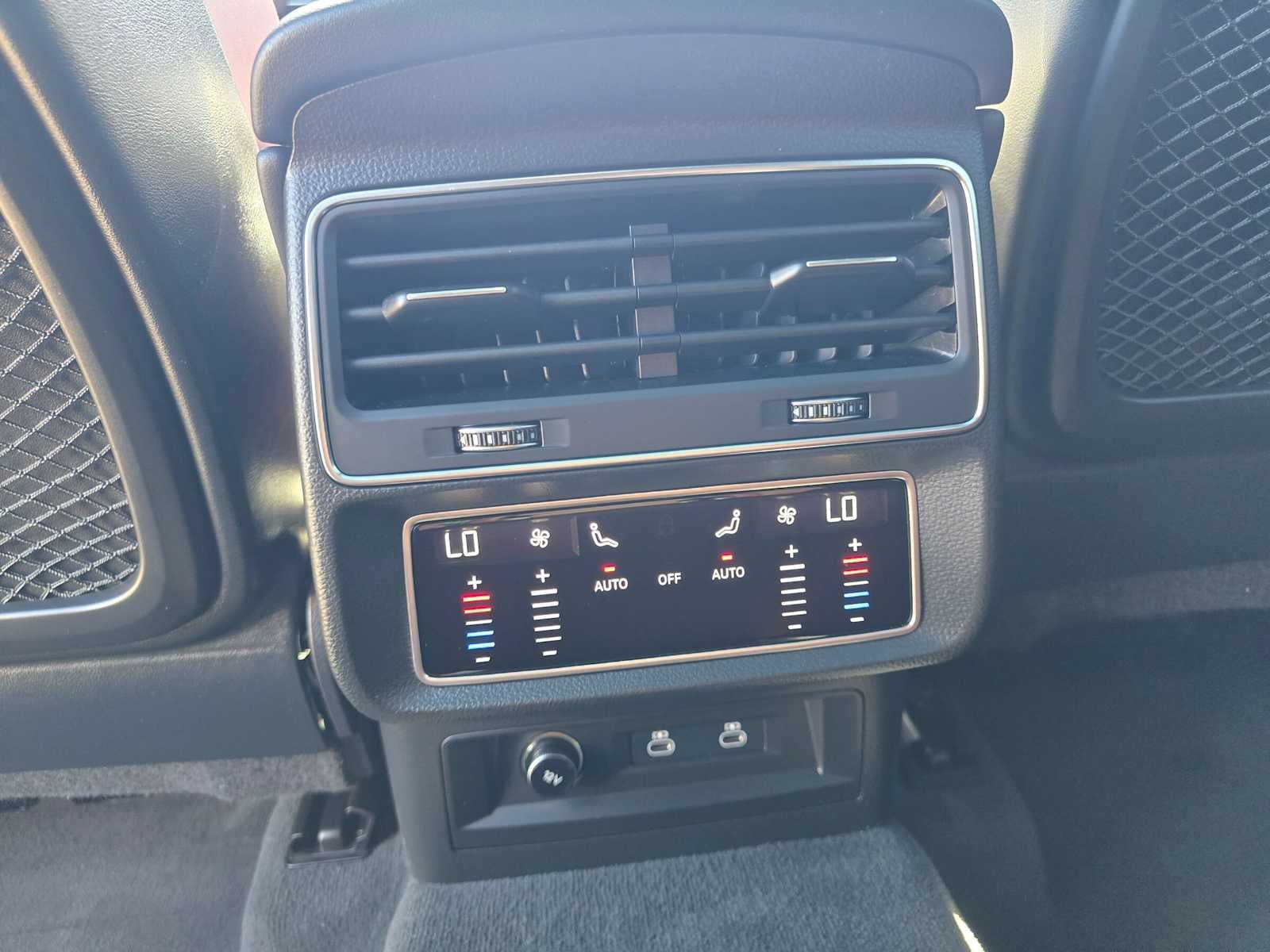 2023 Audi SQ8 Premium Plus