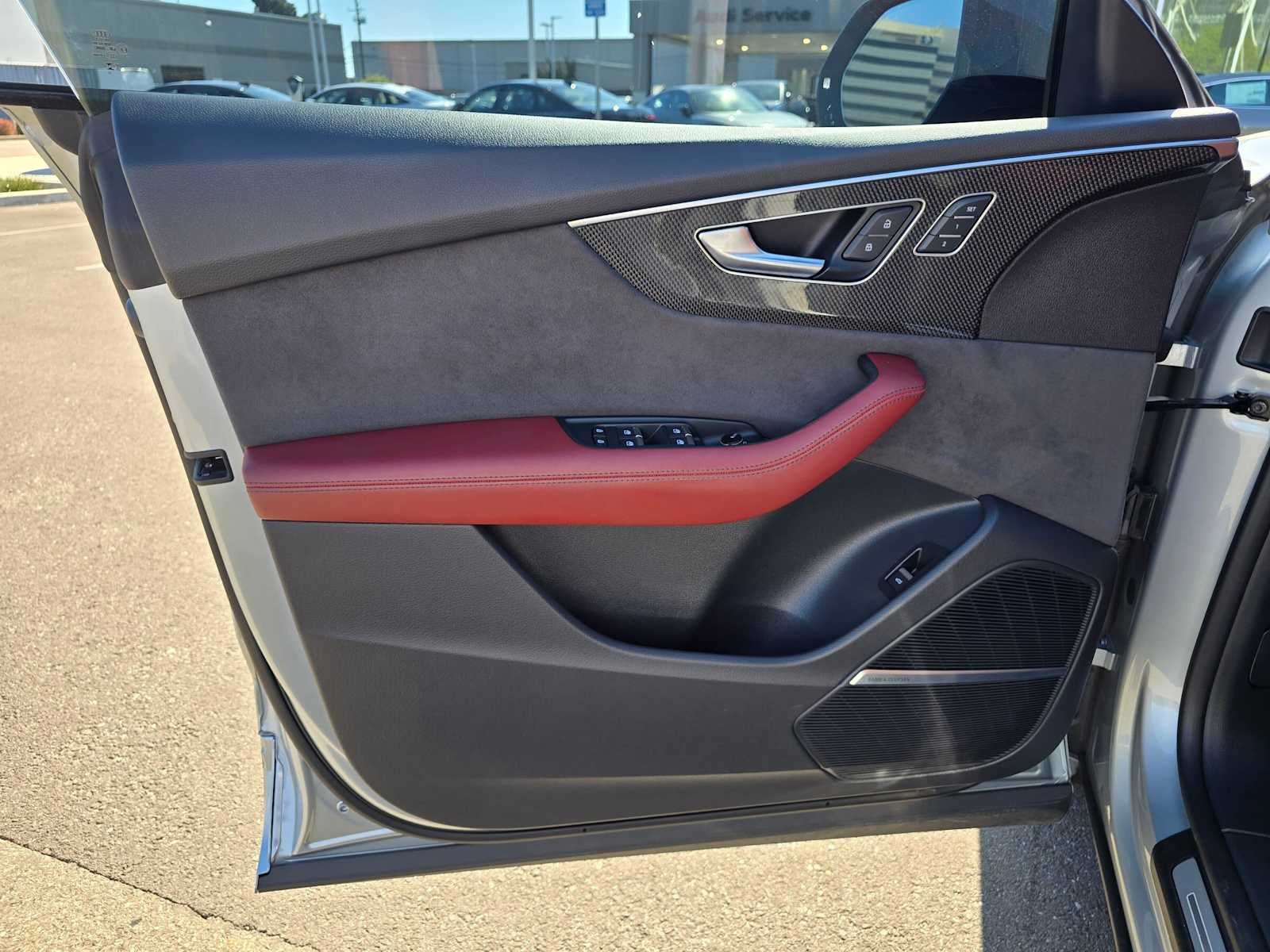 2023 Audi SQ8 Premium Plus