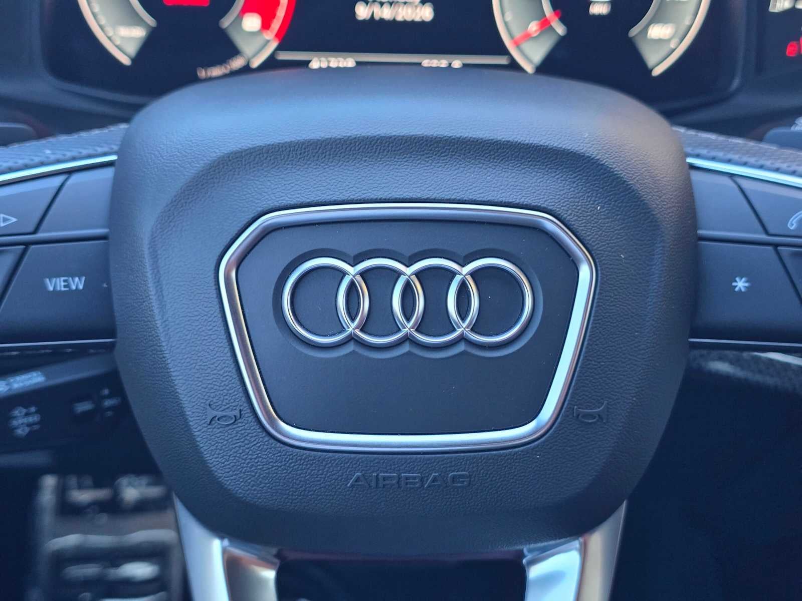 2023 Audi SQ8 Premium Plus