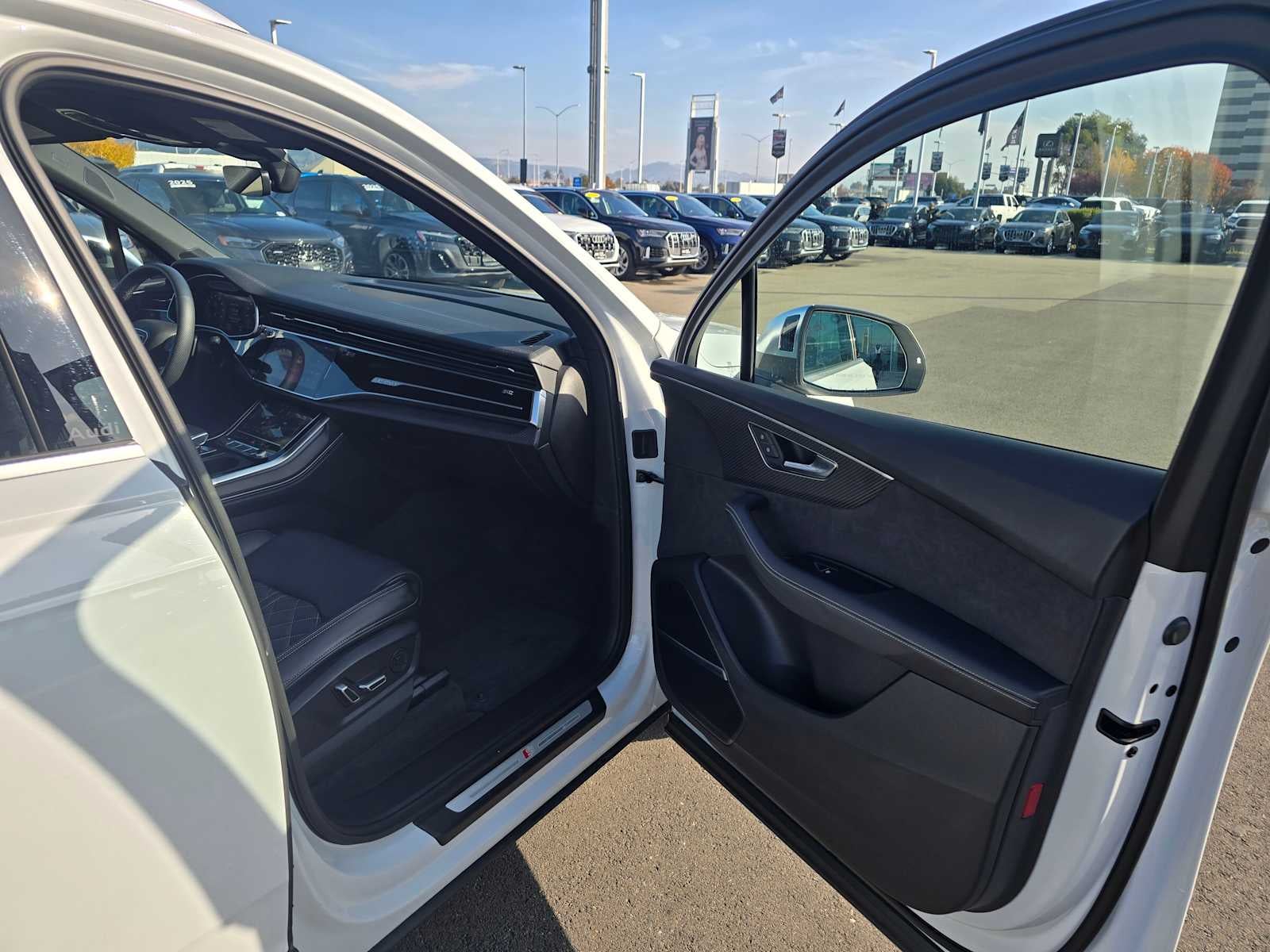 2025 Audi SQ7 Premium Plus