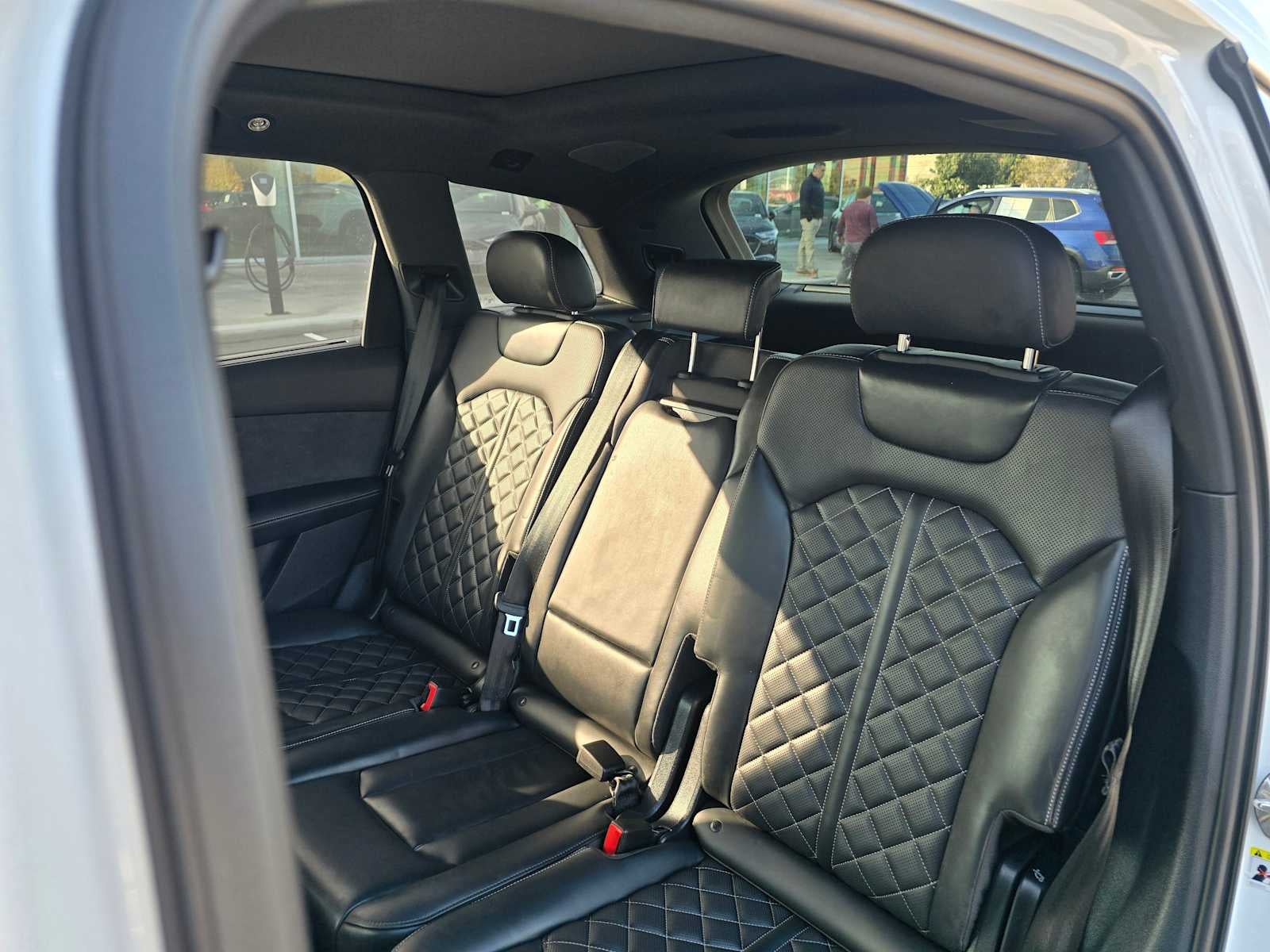 2025 Audi SQ7 Premium Plus