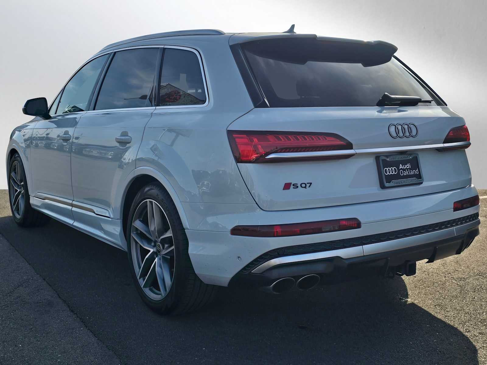 2025 Audi SQ7 Premium Plus