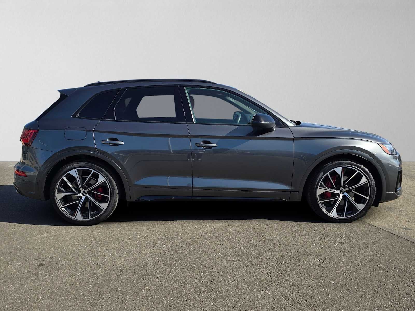 2023 Audi SQ5 Premium Plus