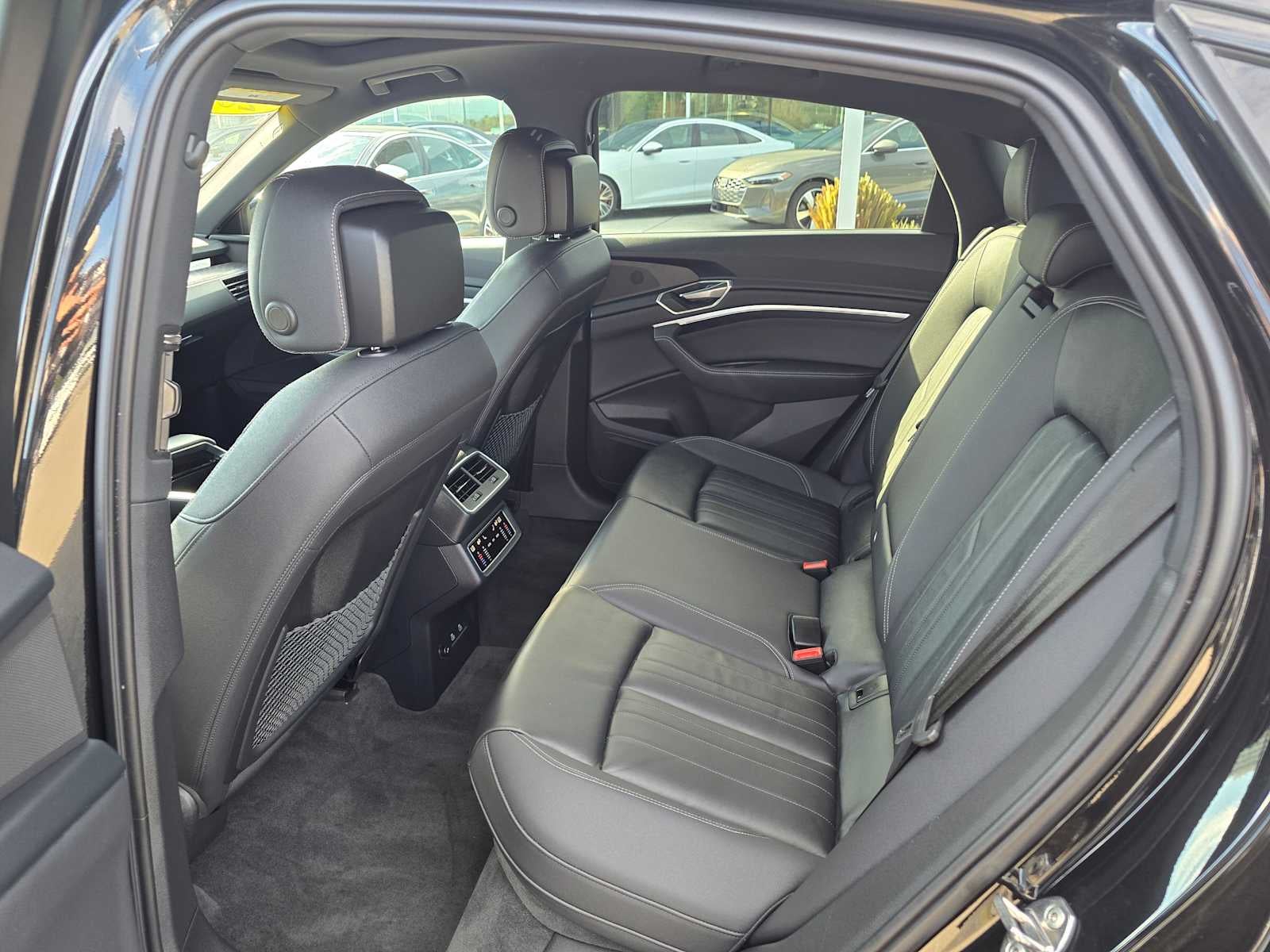 2024 Audi Q8 e-tron Sportback S line Premium