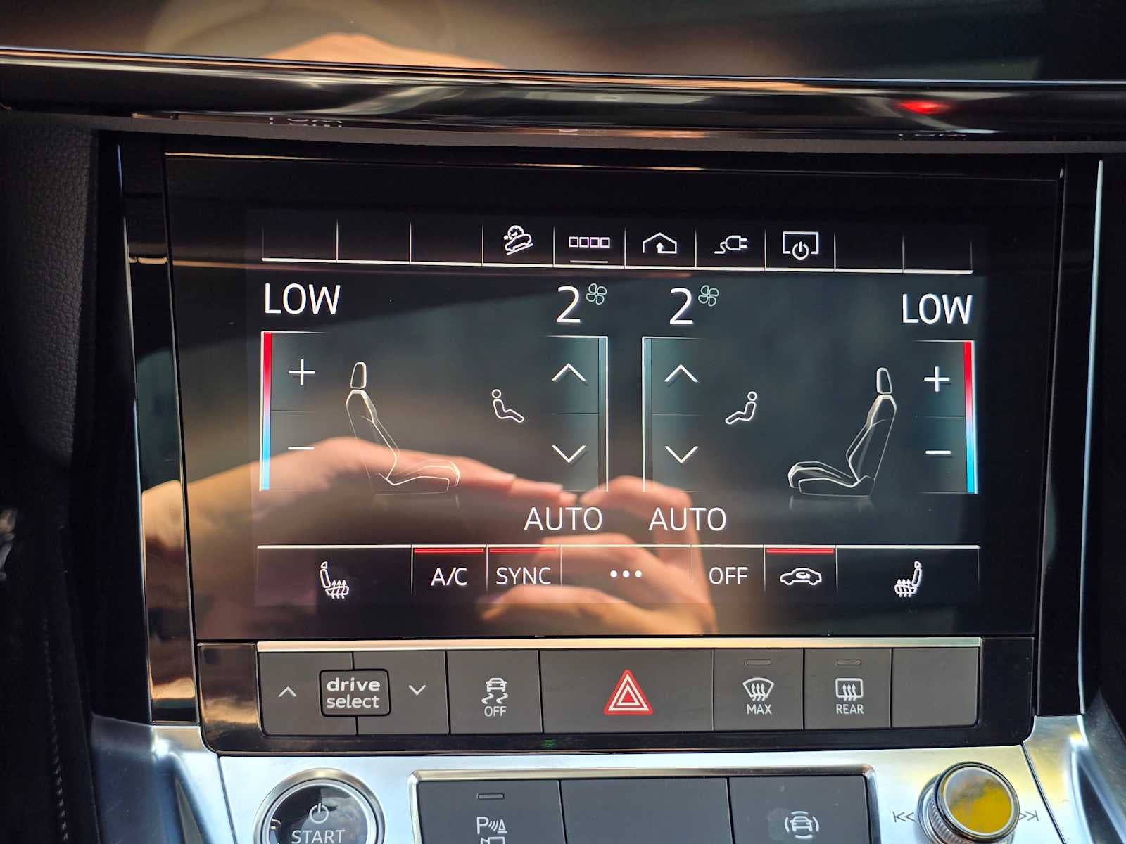 2024 Audi Q8 e-tron Sportback S line Premium