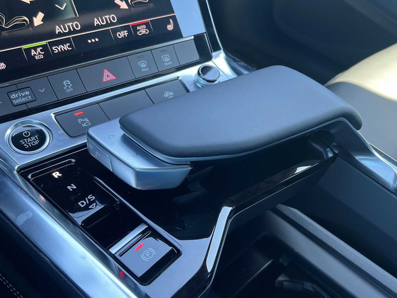 2024 Audi Q8 e-tron Sportback S line Premium