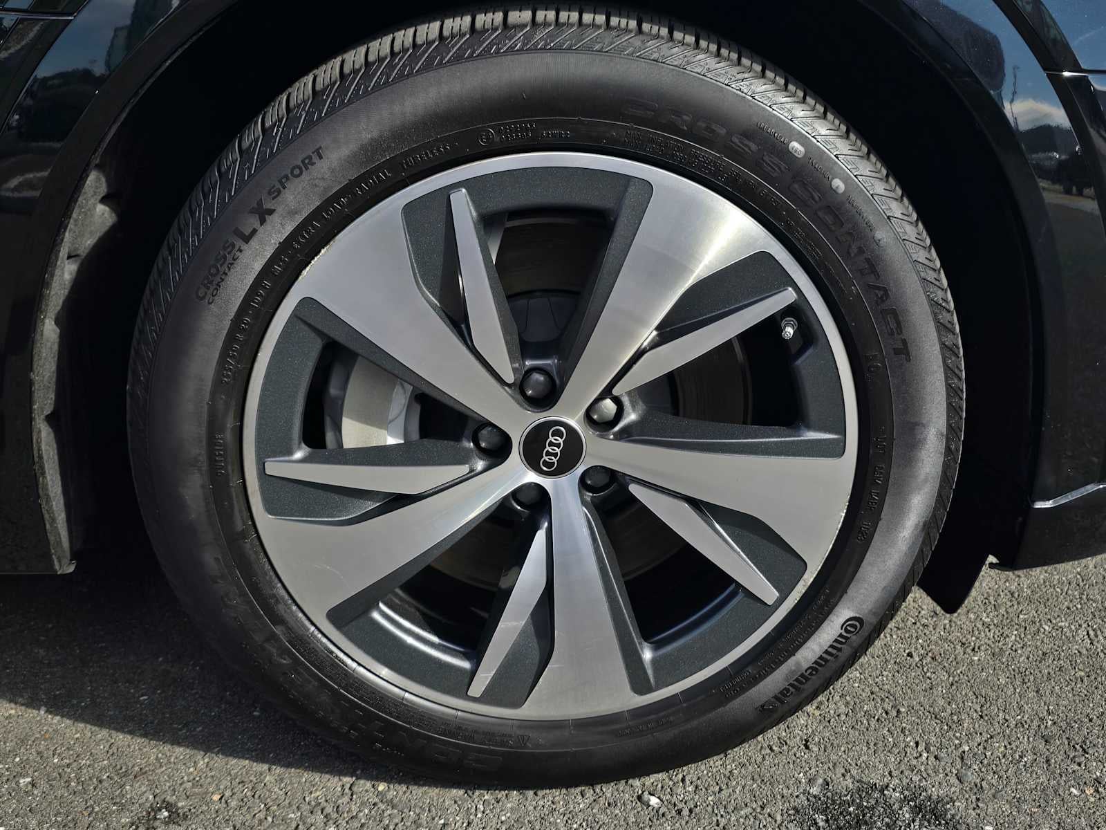 2024 Audi Q8 e-tron Sportback S line Premium