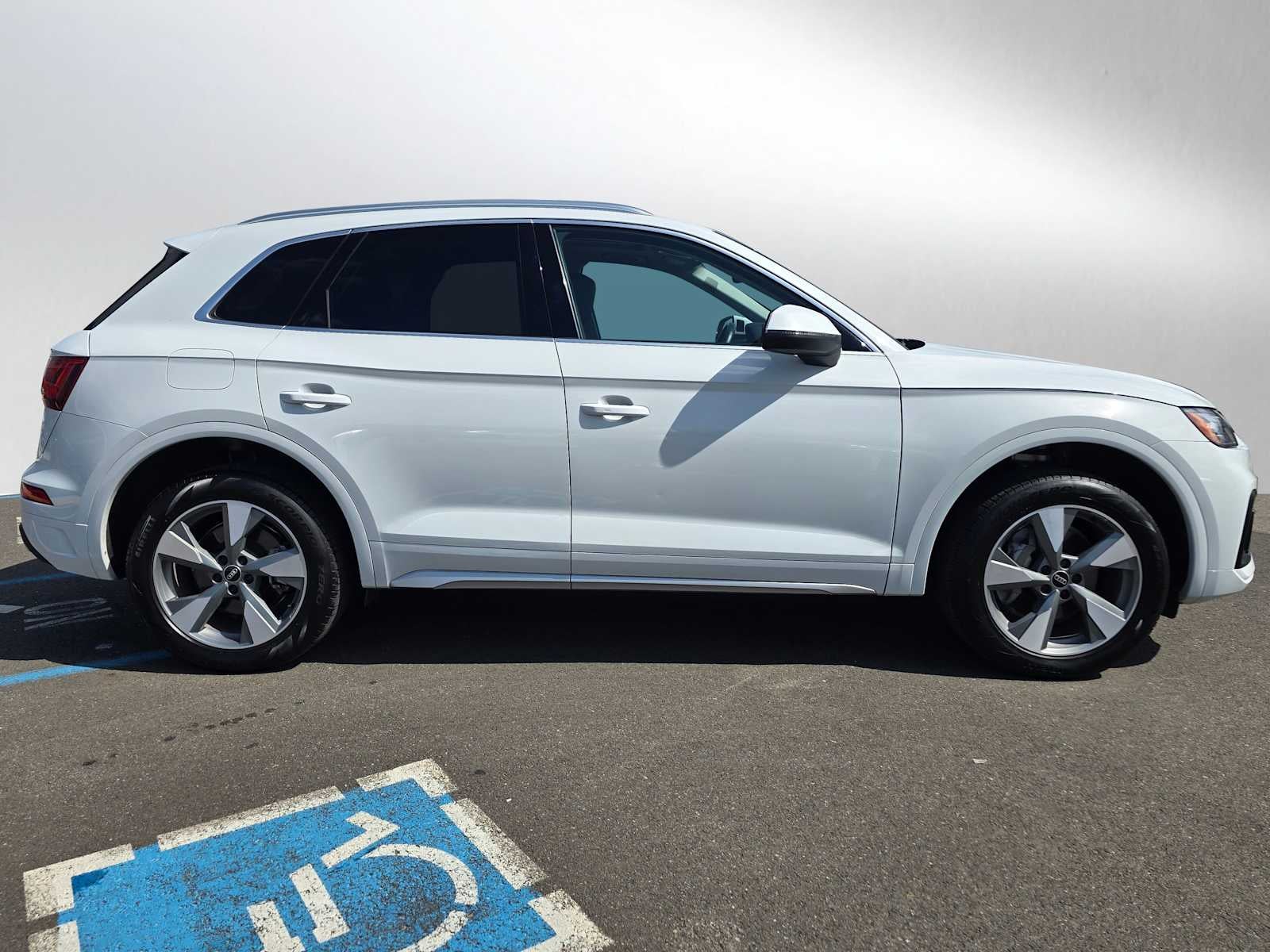 2024 Audi Q5 Premium Plus