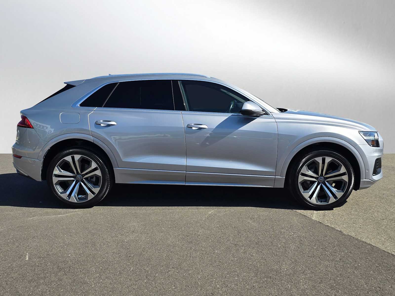 2019 Audi Q8 Premium Plus
