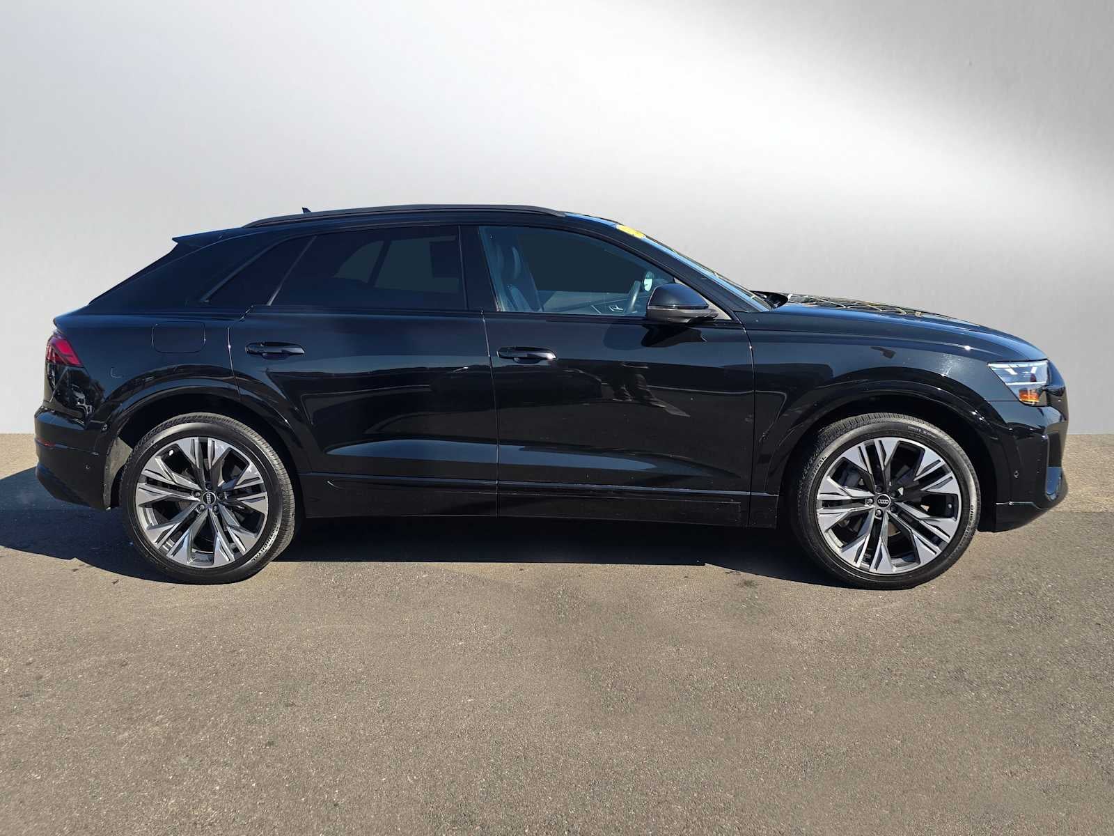 2024 Audi Q8 Premium Plus
