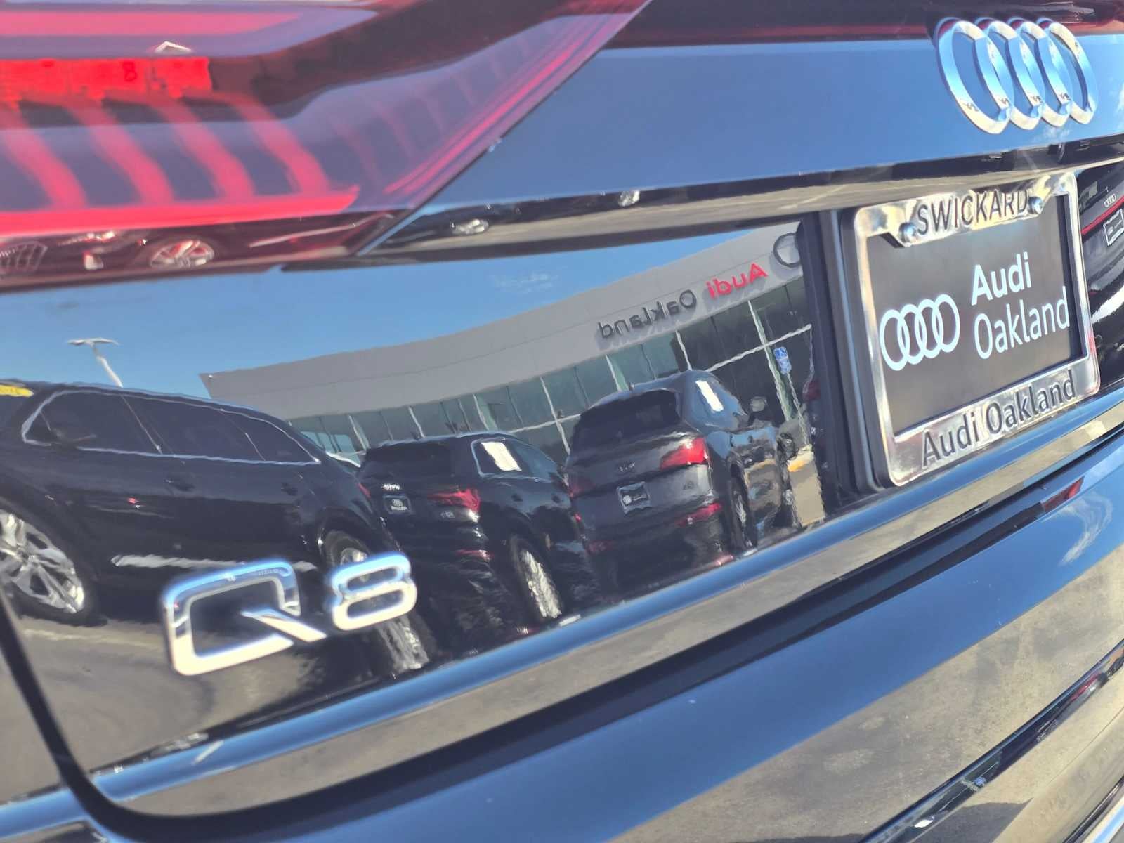 2023 Audi Q8 Premium Plus