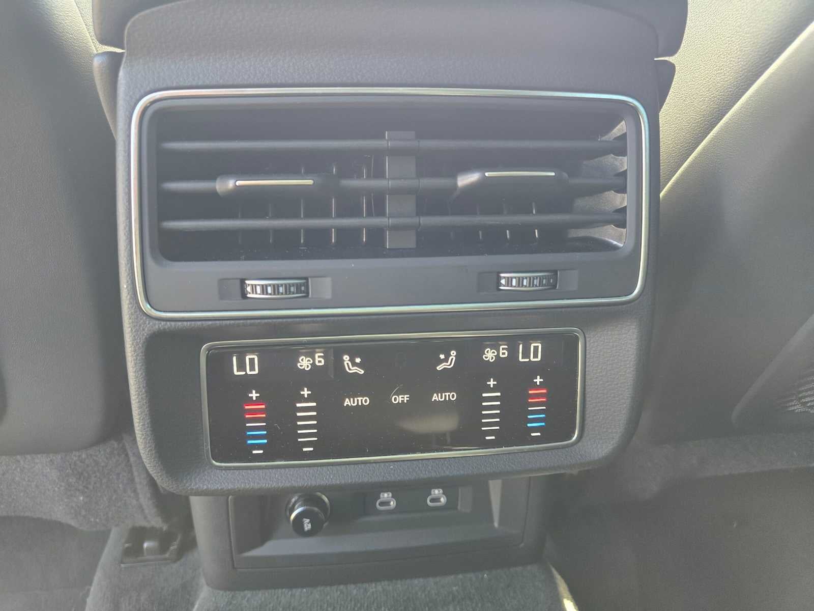 2023 Audi Q8 Premium Plus