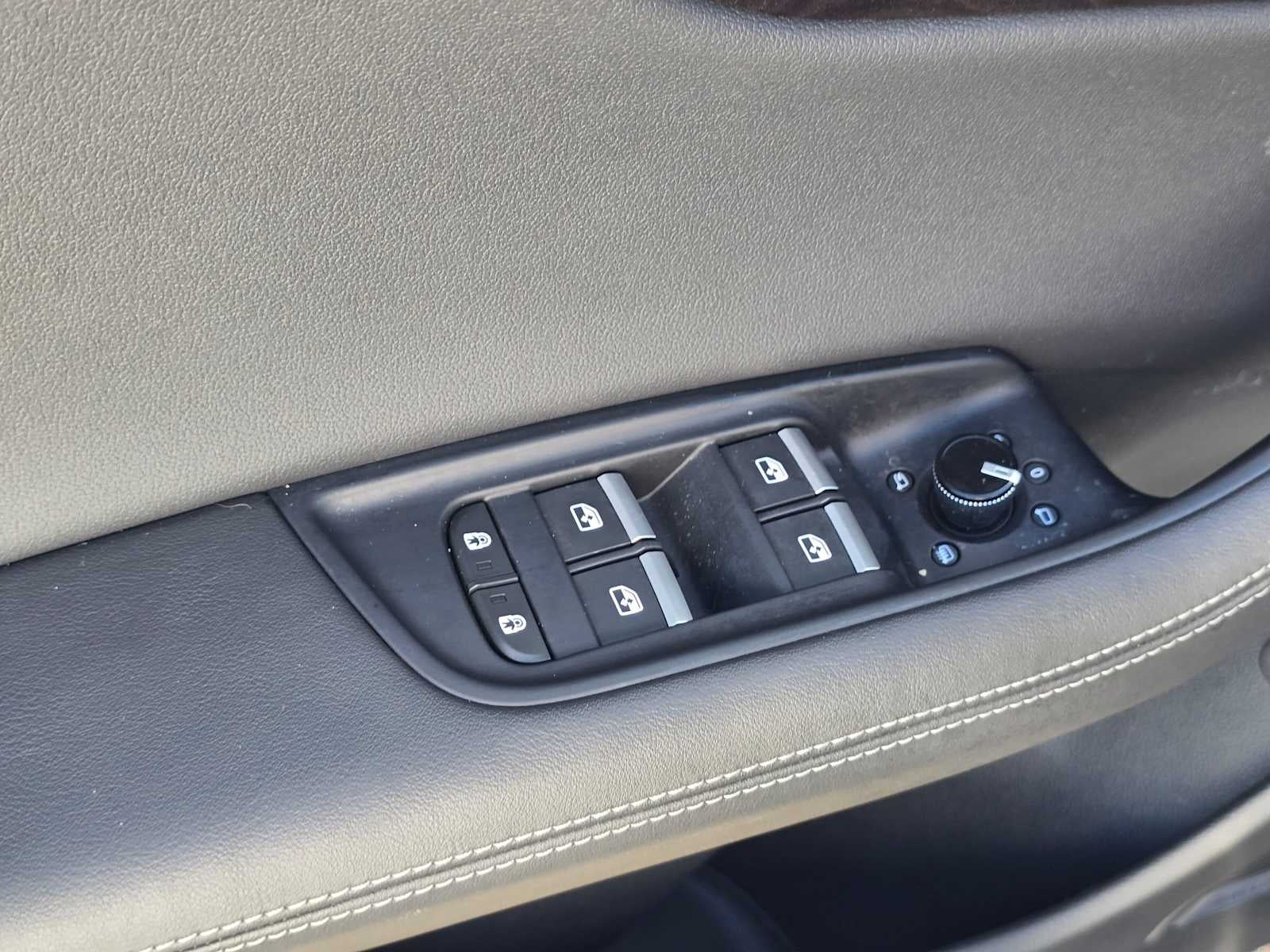 2023 Audi Q8 Premium Plus