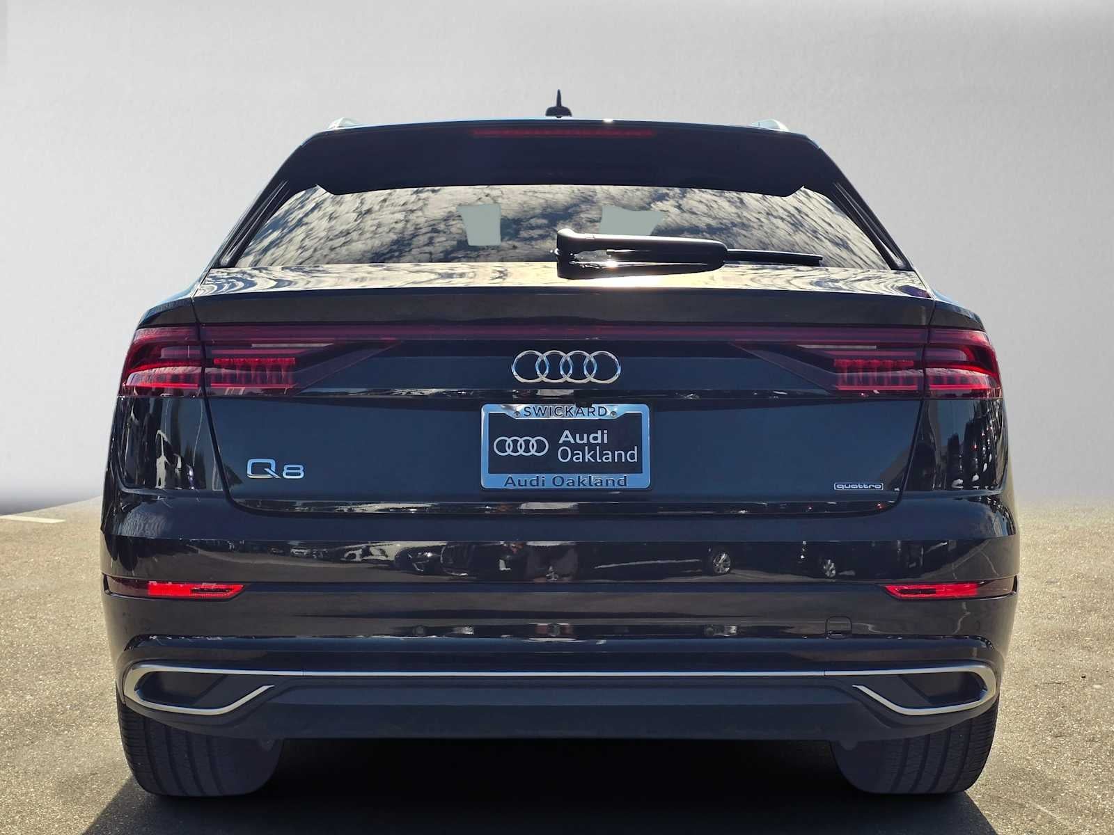 2023 Audi Q8 Premium Plus
