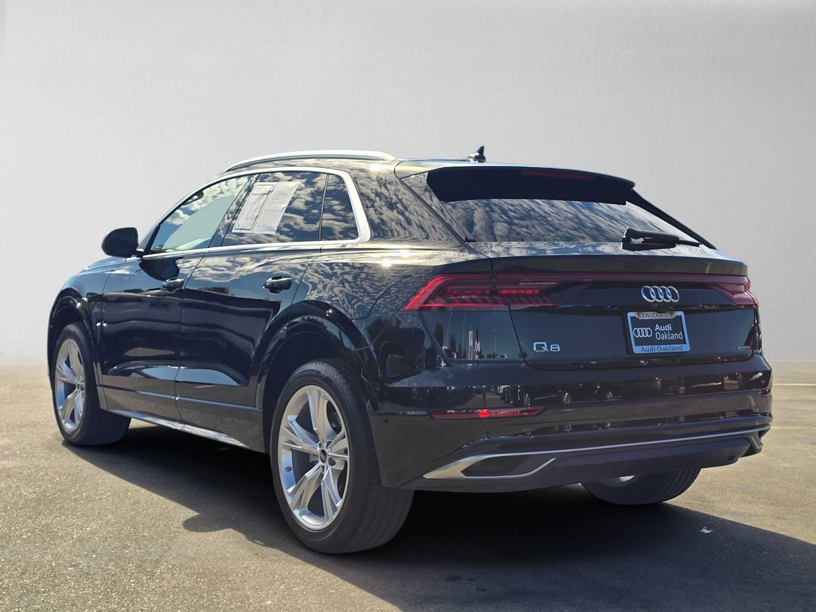 2023 Audi Q8 Premium Plus
