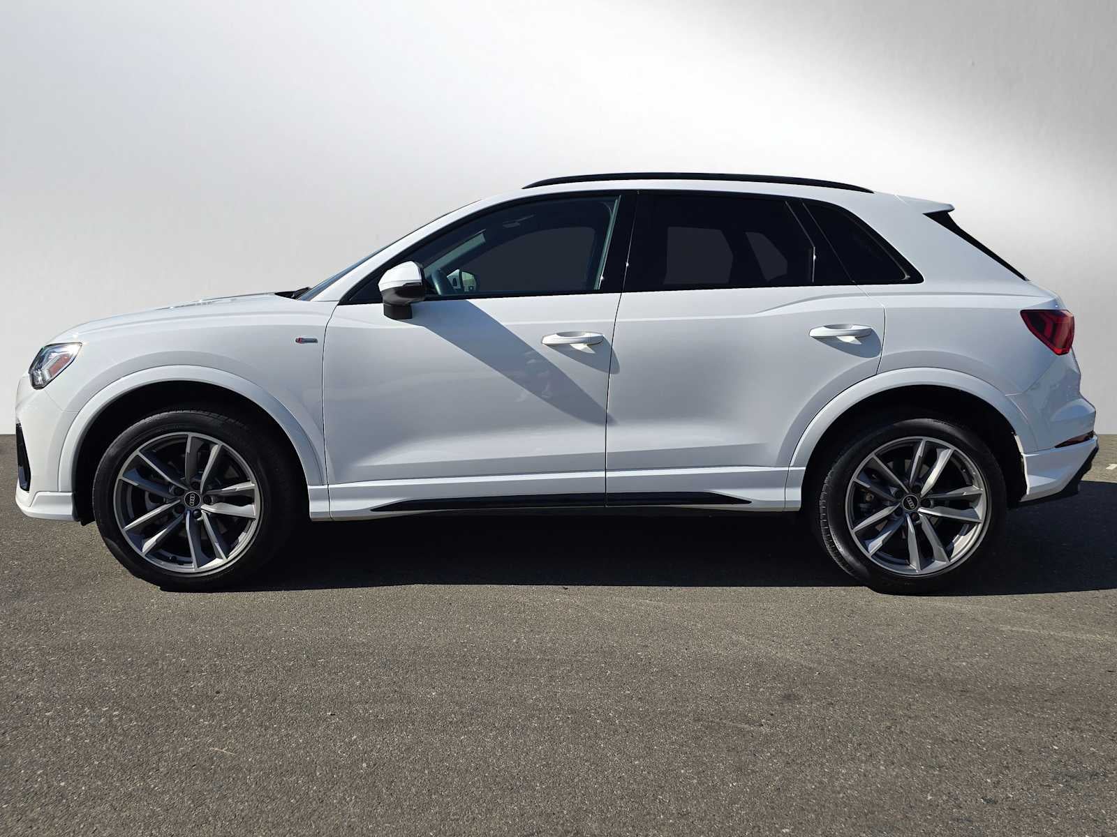 2023 Audi Q3 S line Premium