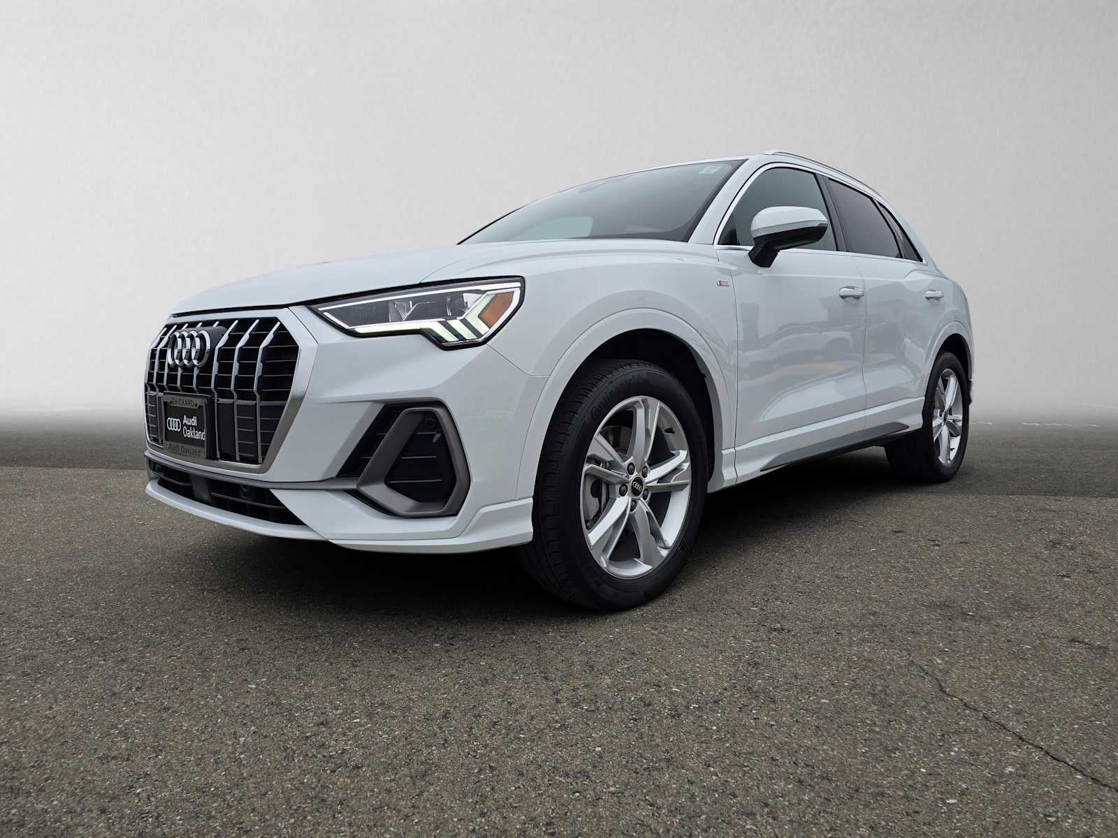 2023 Audi Q3 S line Premium