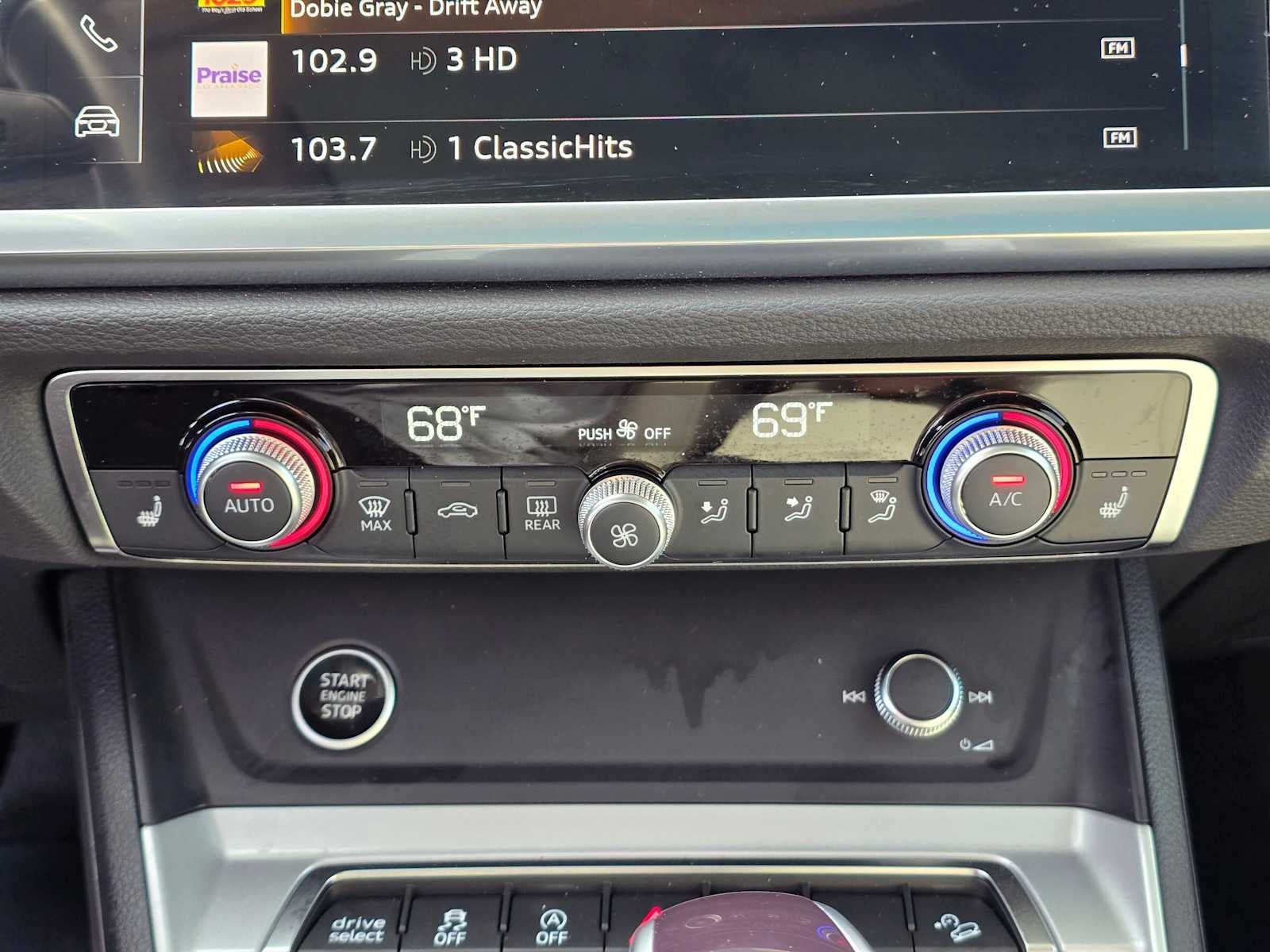2024 Audi Q3 S line Premium