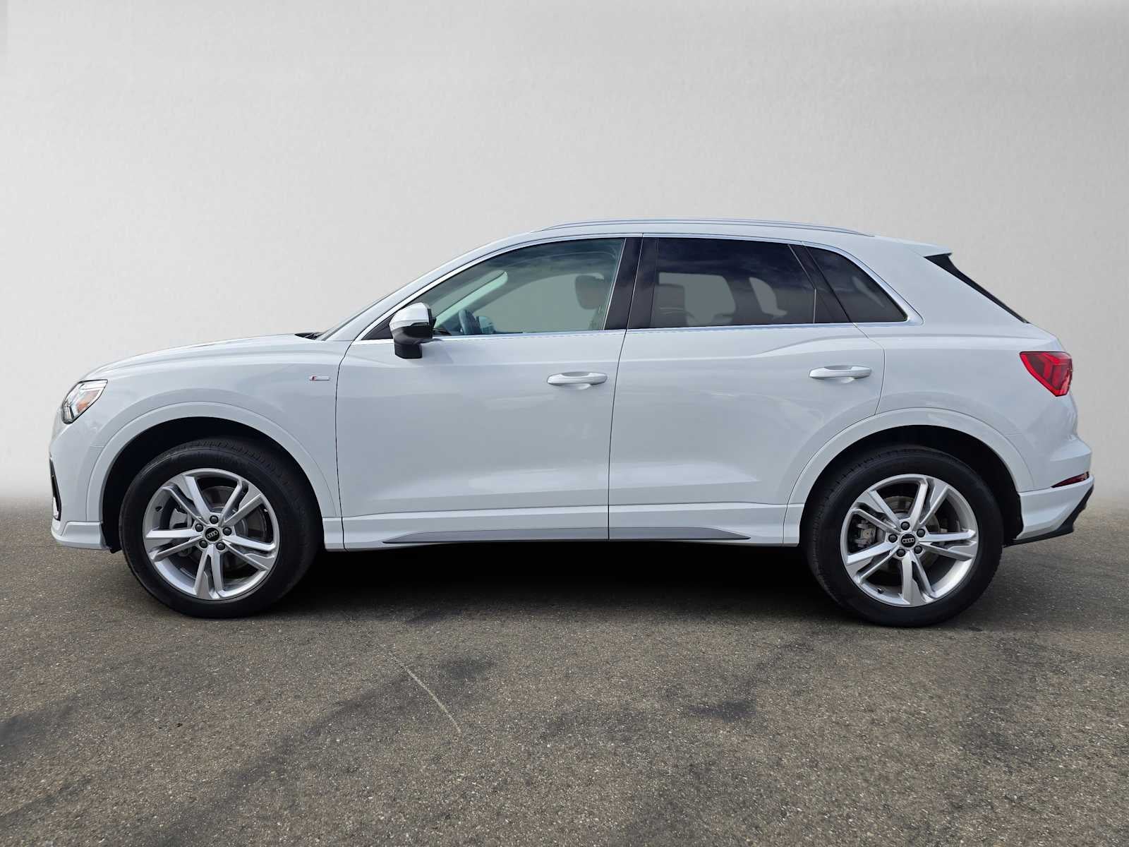 2024 Audi Q3 S line Premium