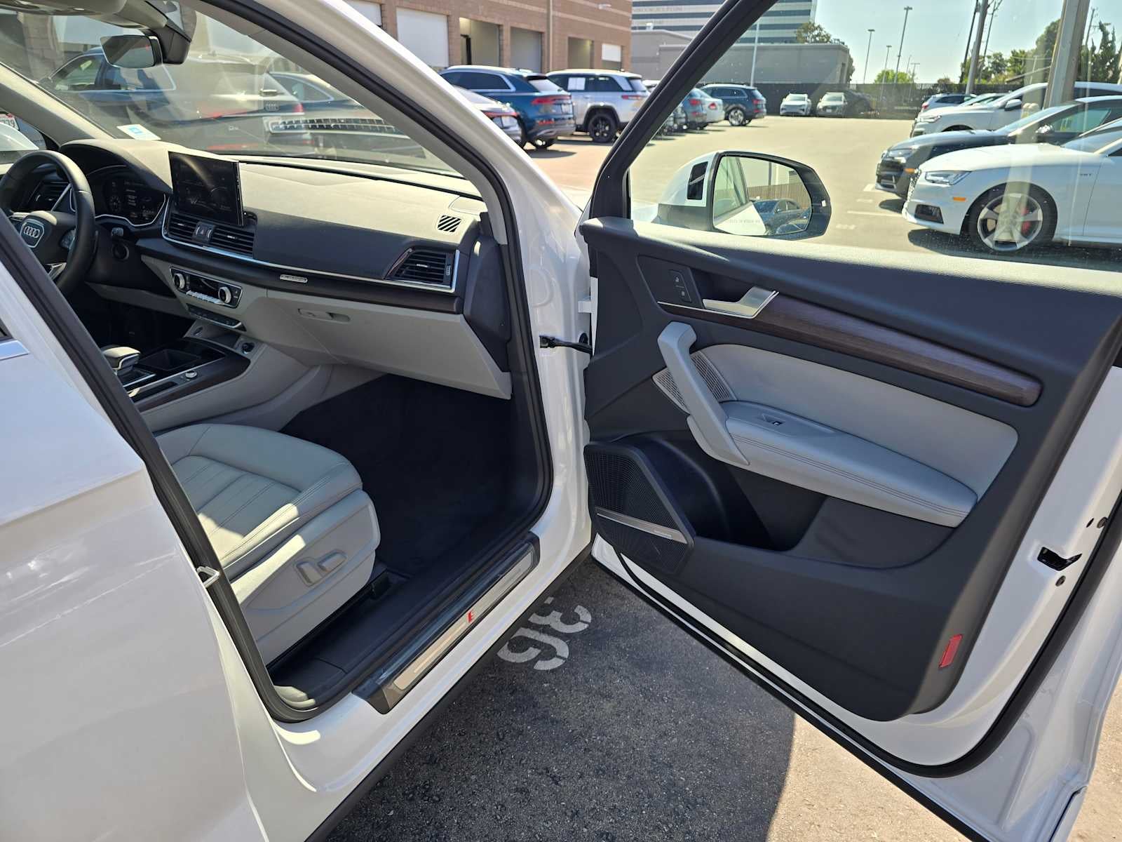 2023 Audi Q5 S line Premium Plus