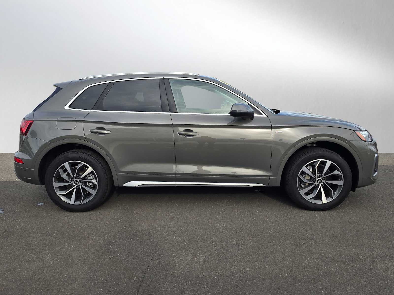 2025 Audi Q5 S line Premium Plus