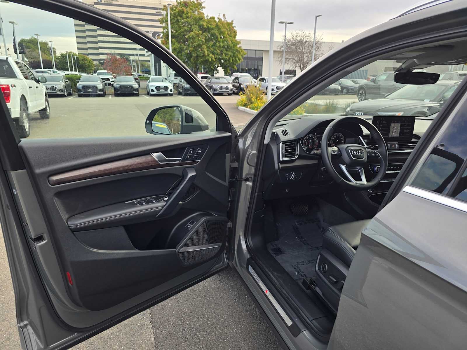 2025 Audi Q5 S line Premium Plus