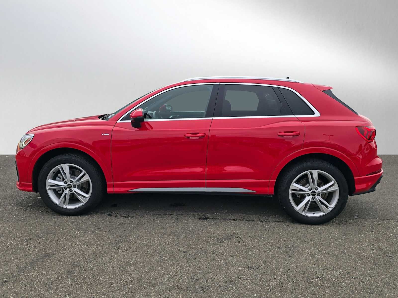 2024 Audi Q3 S line Premium Plus