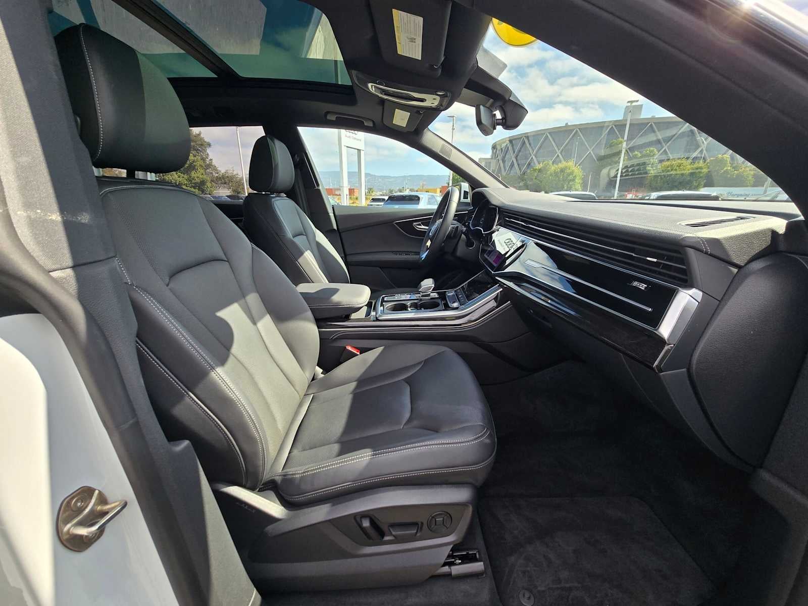 2025 Audi Q8 Premium Plus