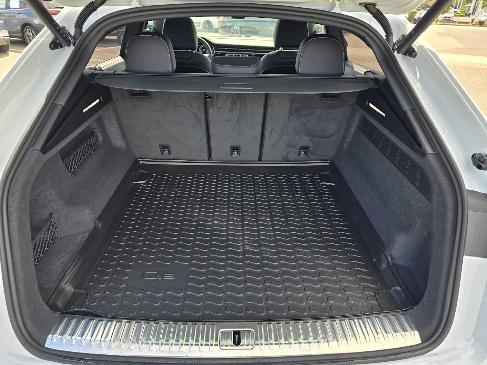 2025 Audi Q8 Premium Plus