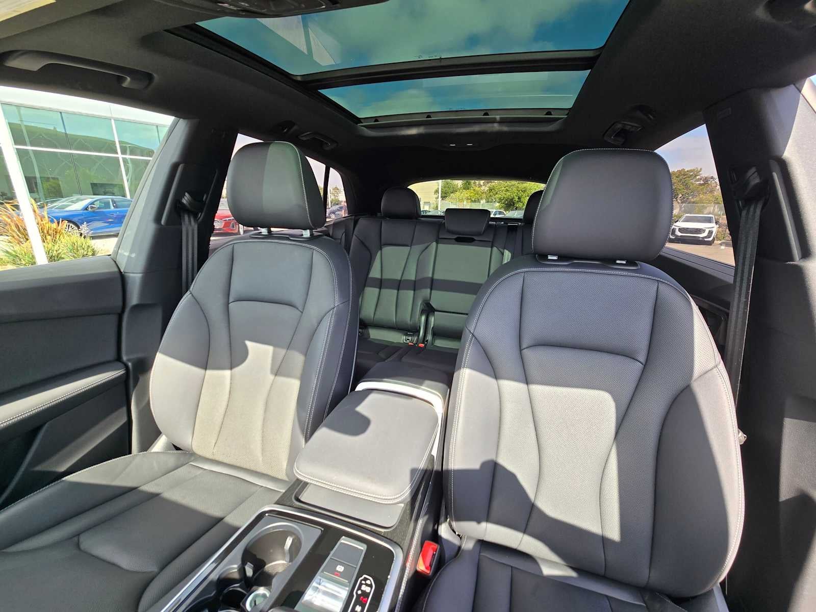 2025 Audi Q8 Premium Plus