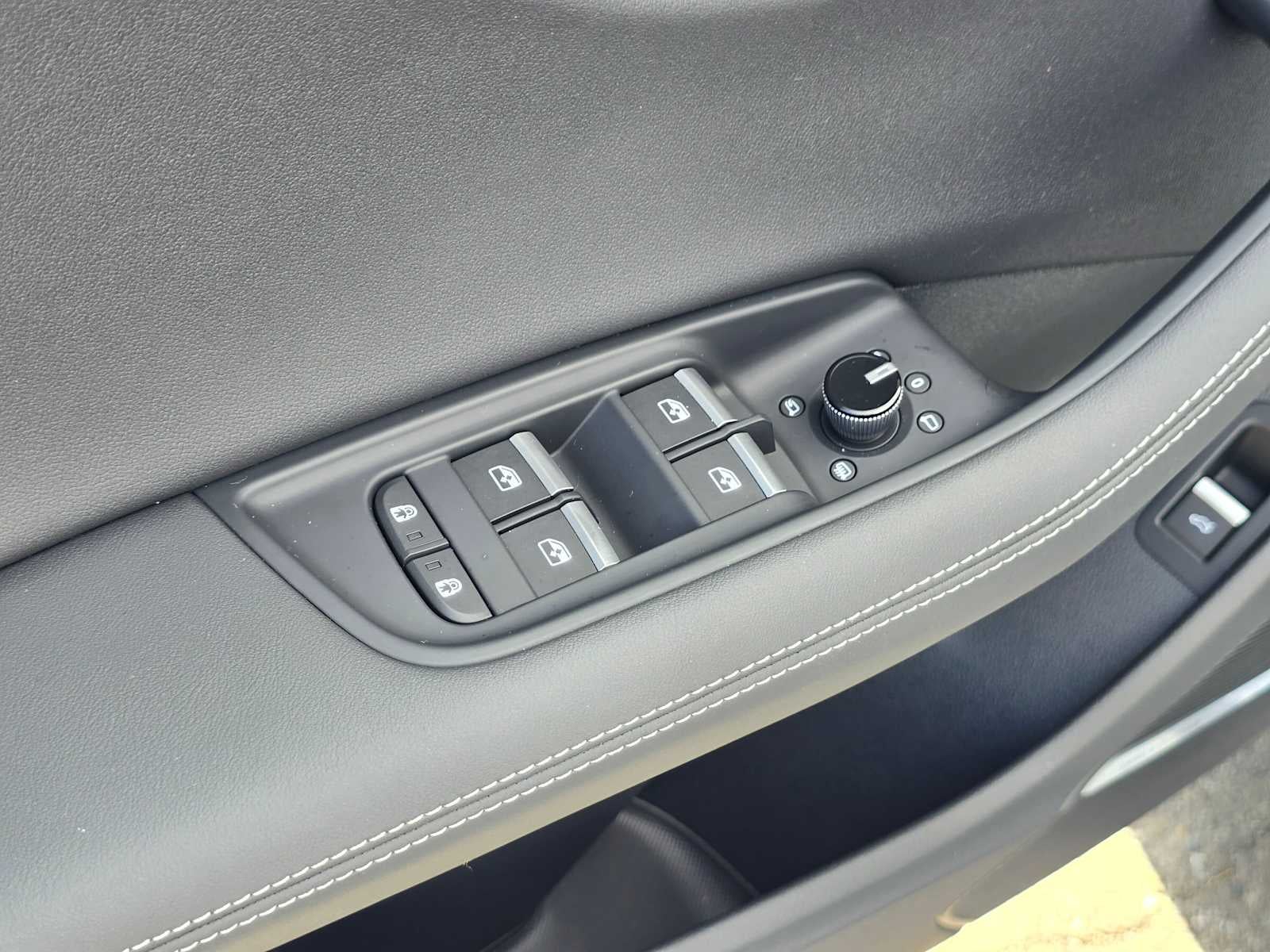 2025 Audi Q8 Premium Plus