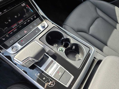 2025 Audi Q8 Premium Plus
