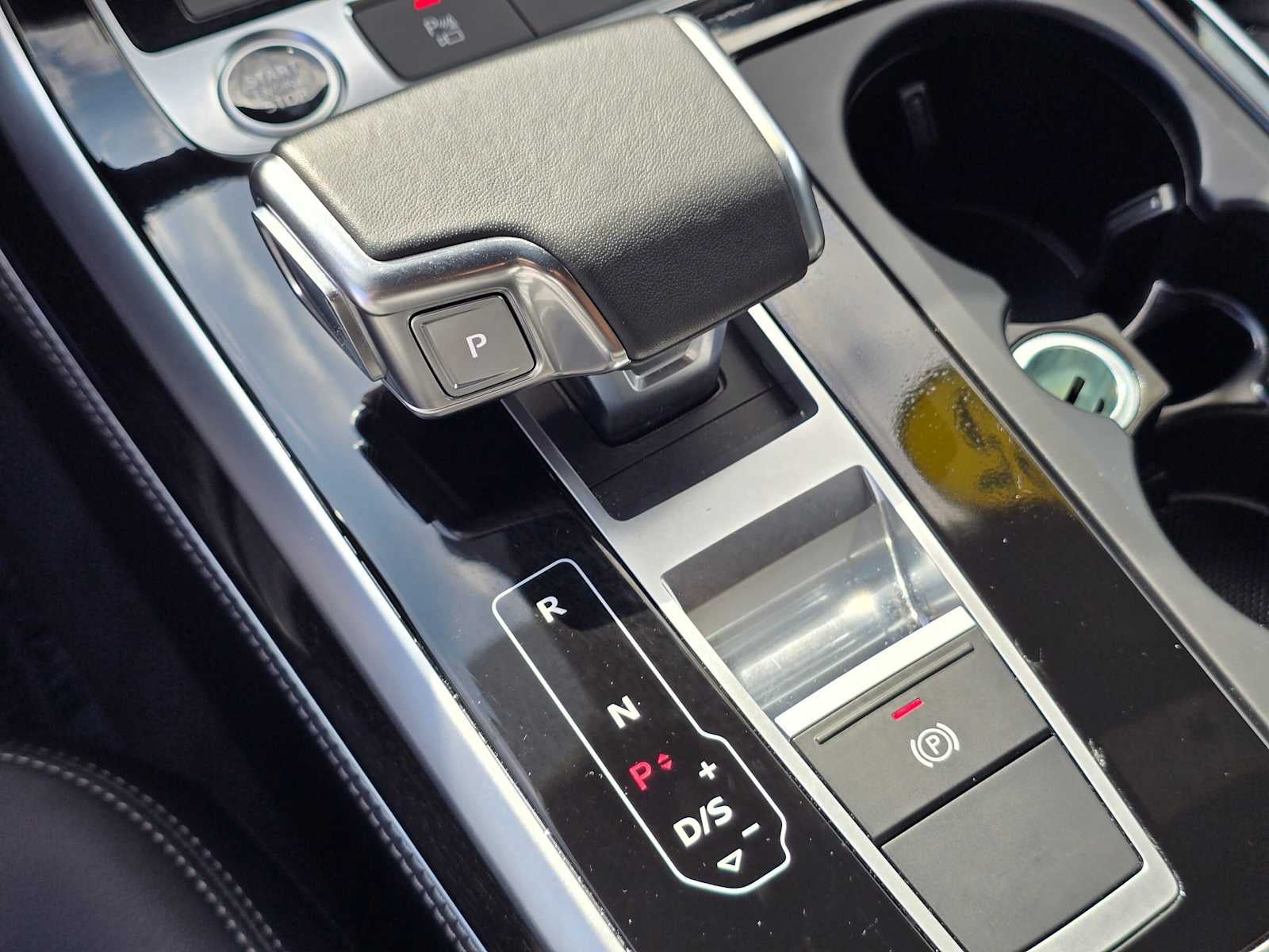 2025 Audi Q8 Premium Plus