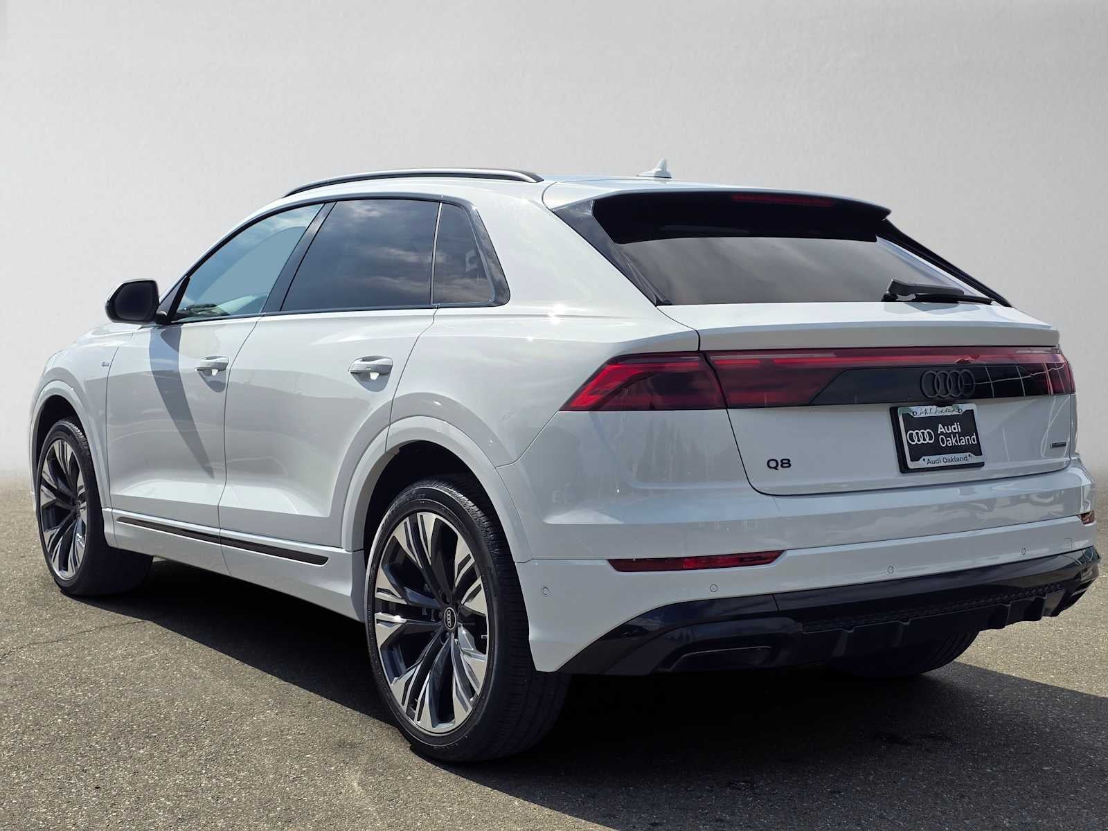 2025 Audi Q8 Premium Plus